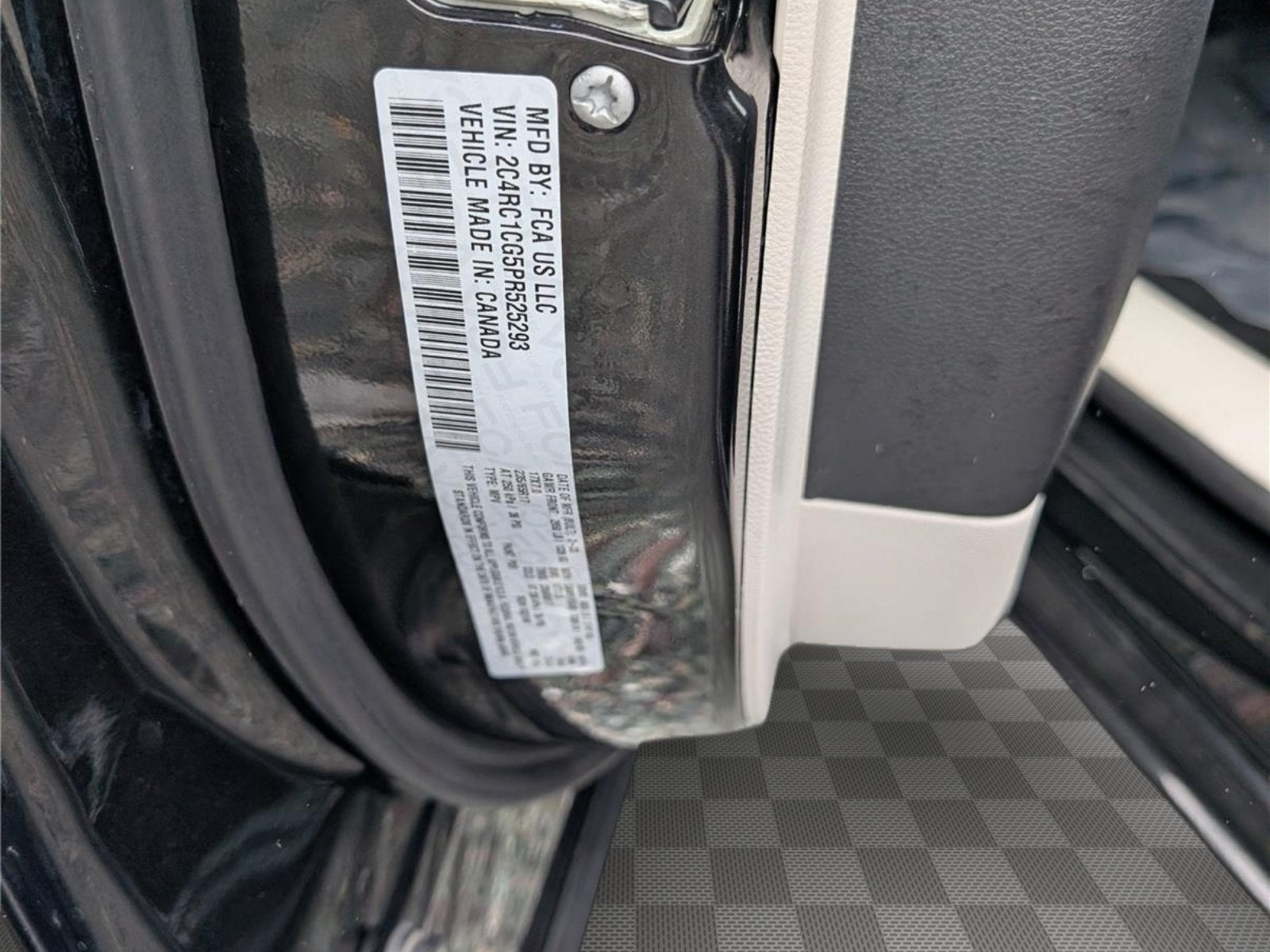 2023 Chrysler Voyager LX