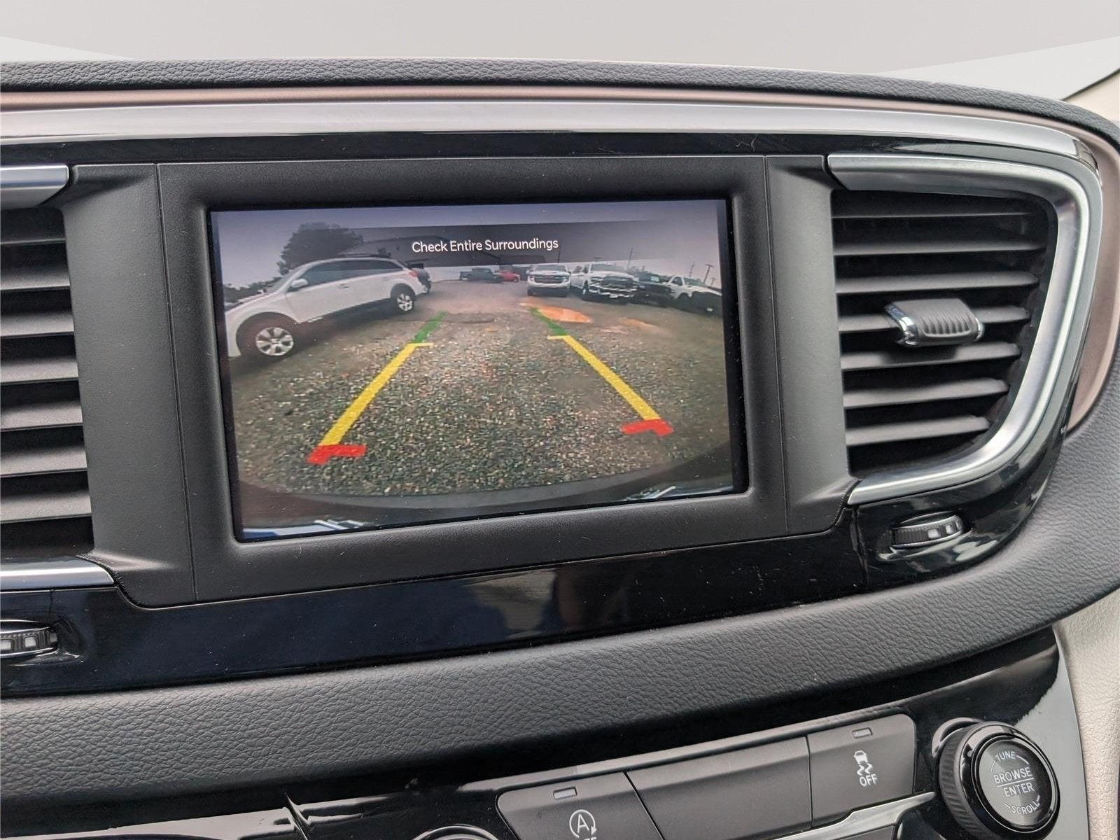 2023 Chrysler Voyager LX