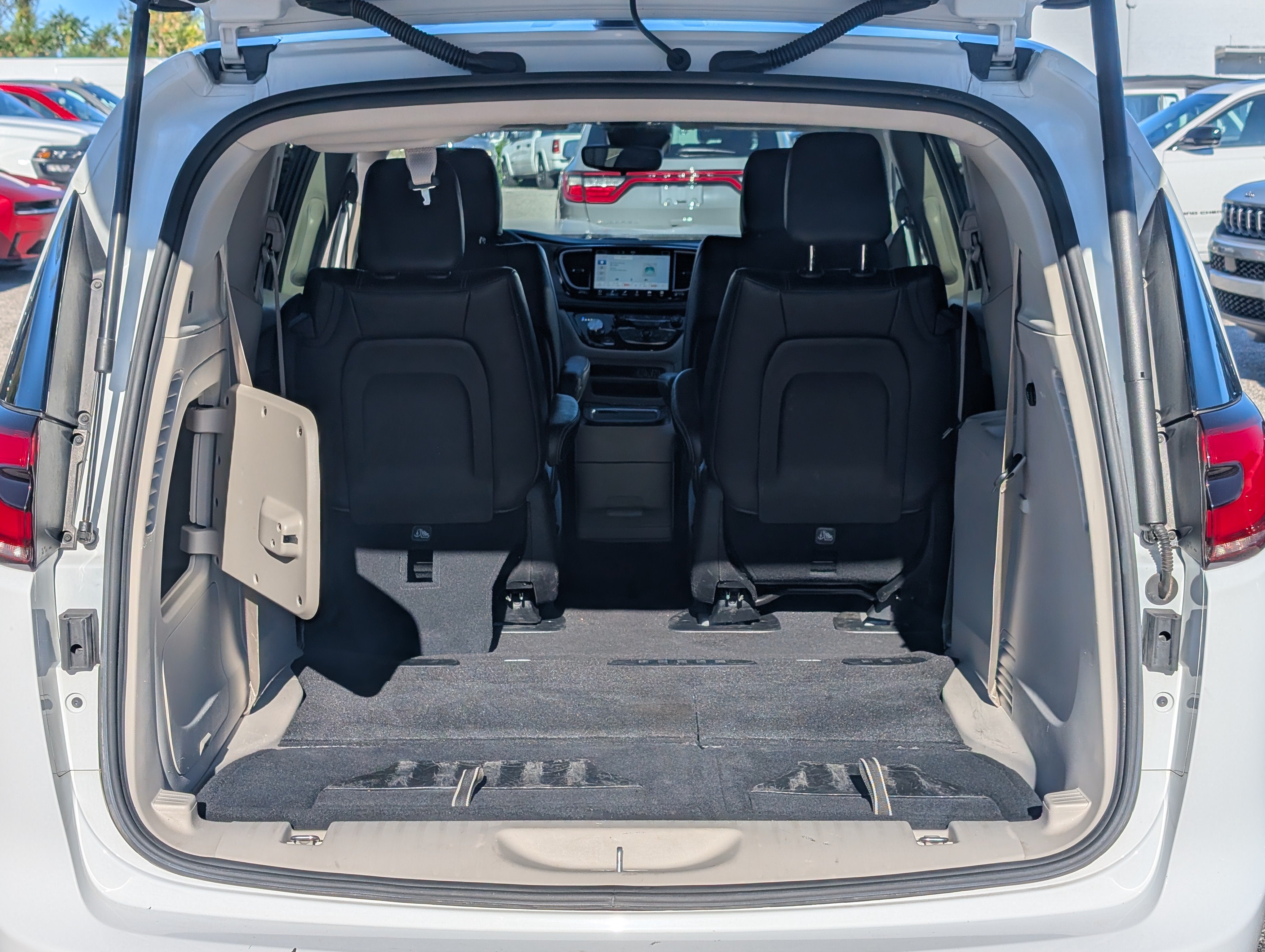 2023 Chrysler Pacifica Hybrid Touring L