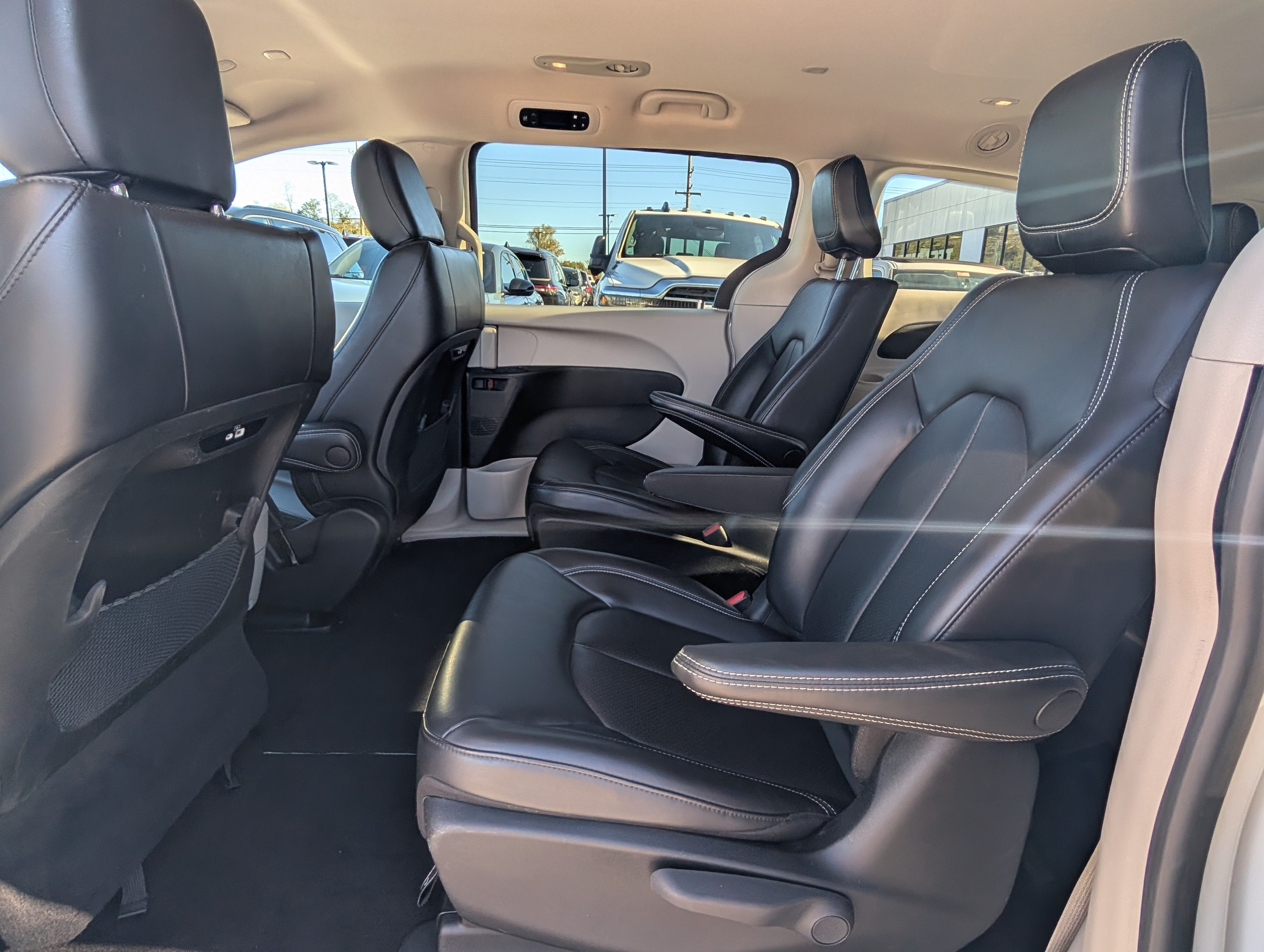 2023 Chrysler Pacifica Hybrid Touring L