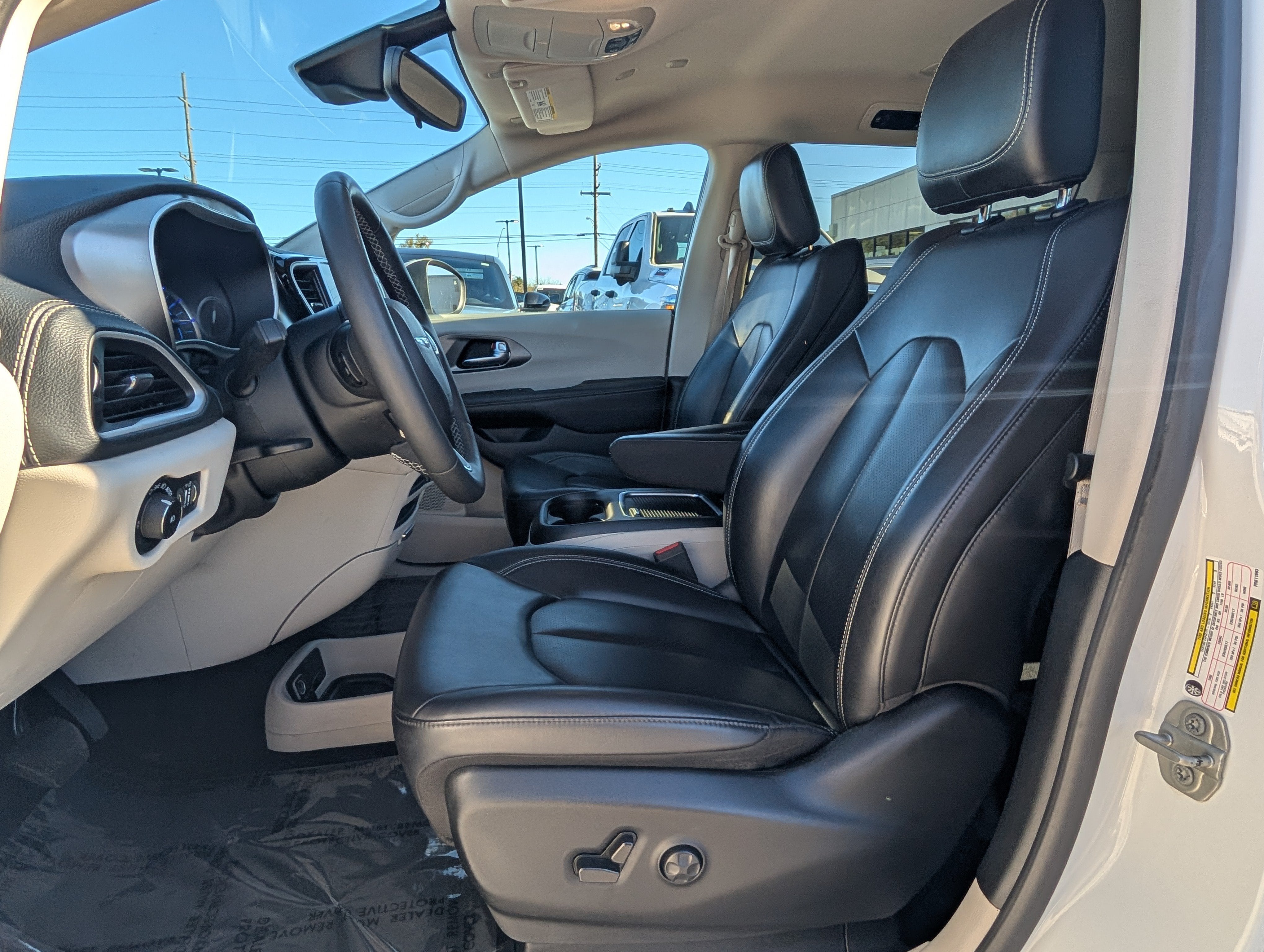 2023 Chrysler Pacifica Hybrid Touring L