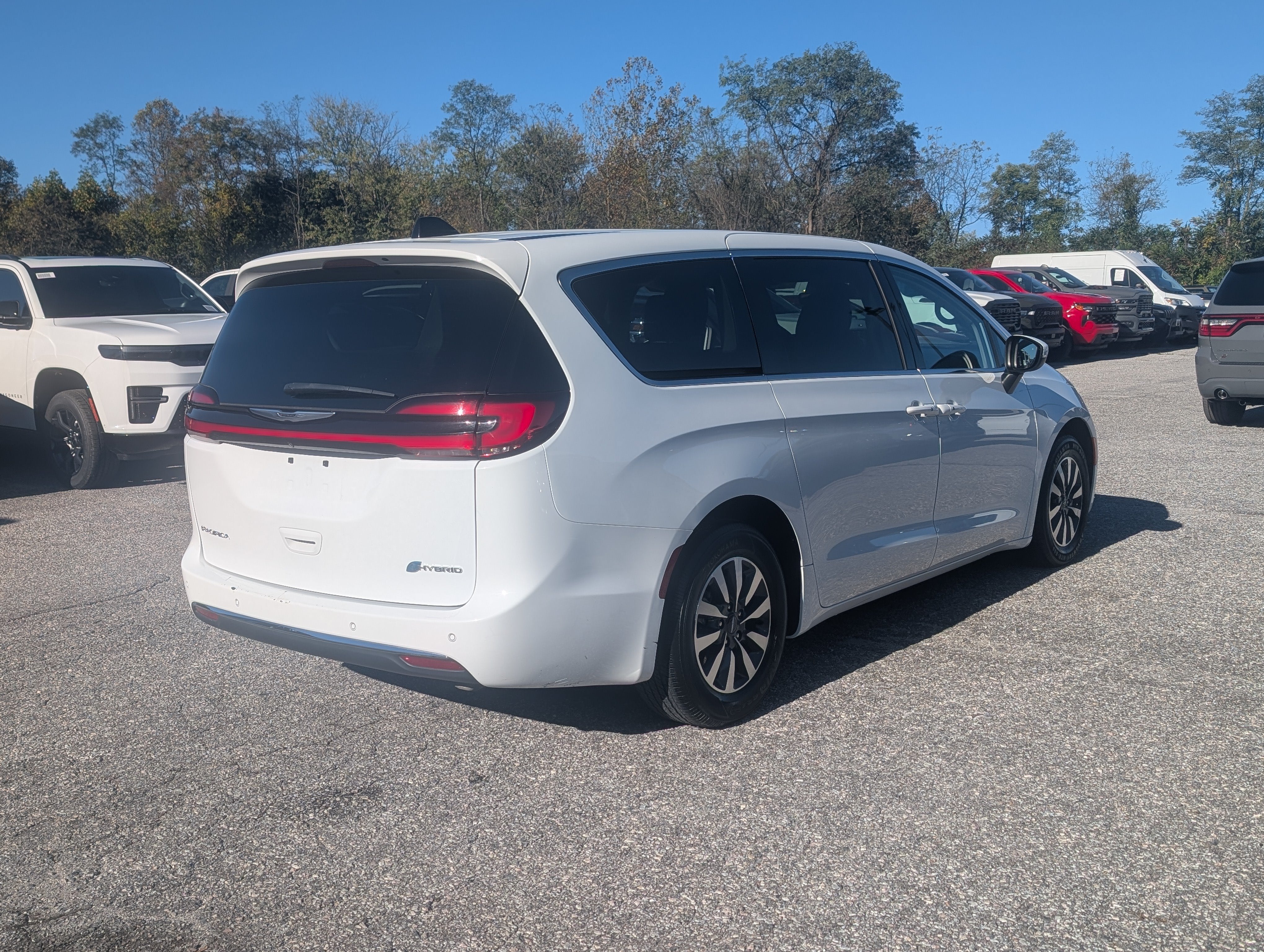 2023 Chrysler Pacifica Hybrid Touring L