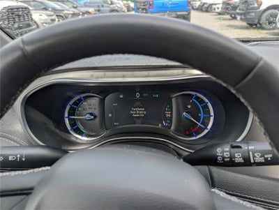 2023 Chrysler Pacifica Hybrid Limited