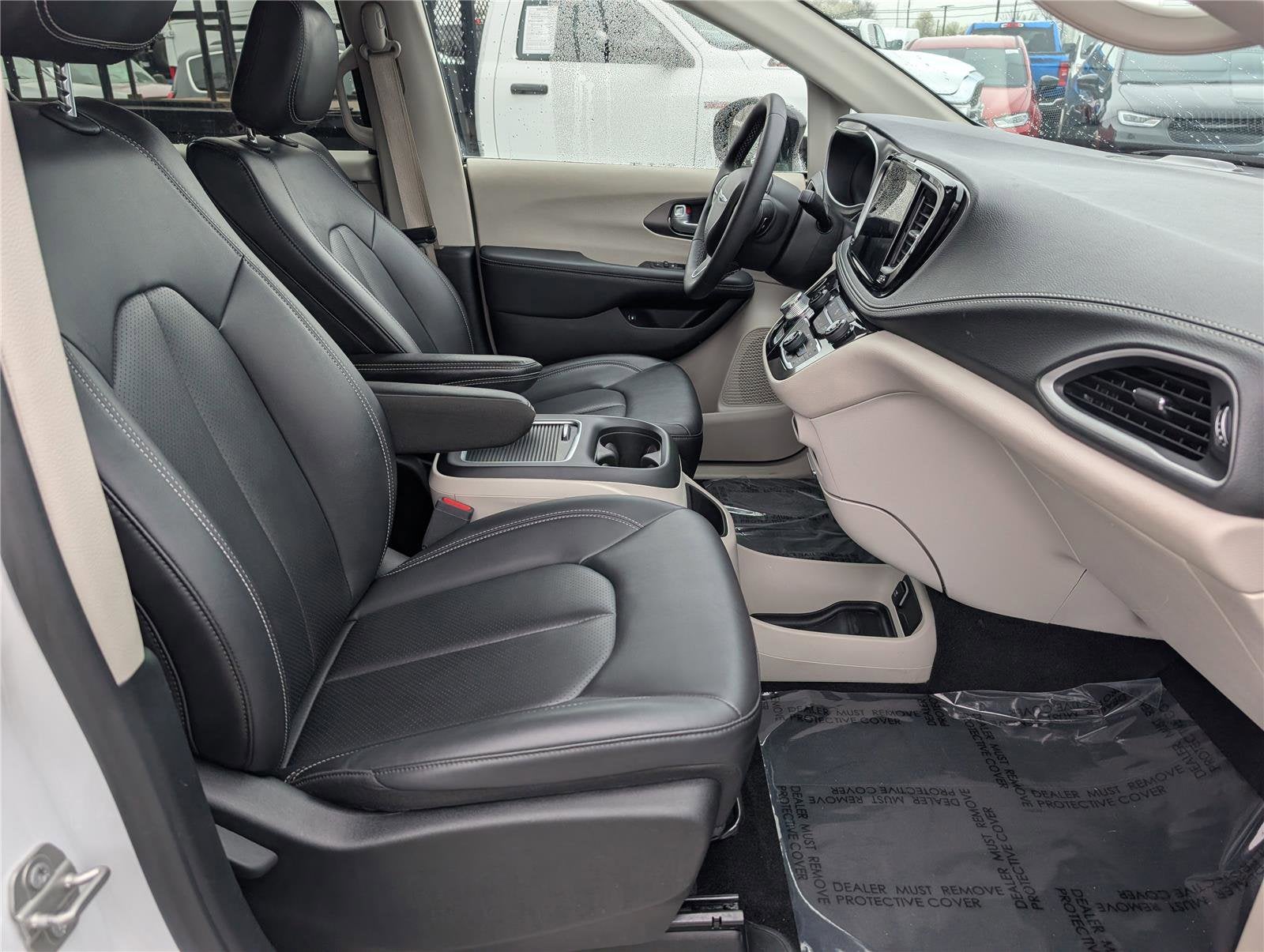 2024 Chrysler Pacifica Hybrid Select