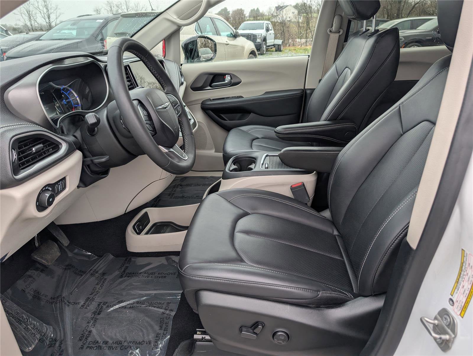 2024 Chrysler Pacifica Hybrid Select