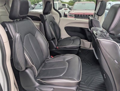 2023 Chrysler Pacifica Hybrid Limited