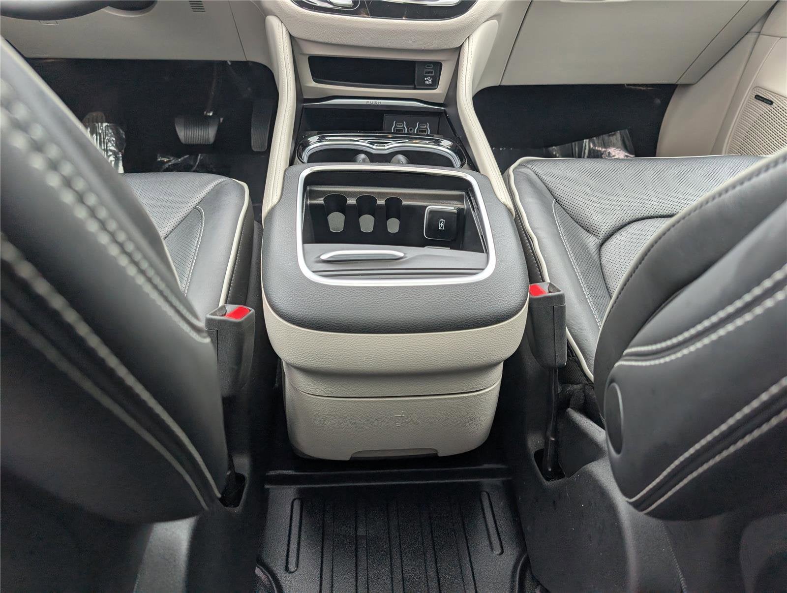 2023 Chrysler Pacifica Hybrid Limited