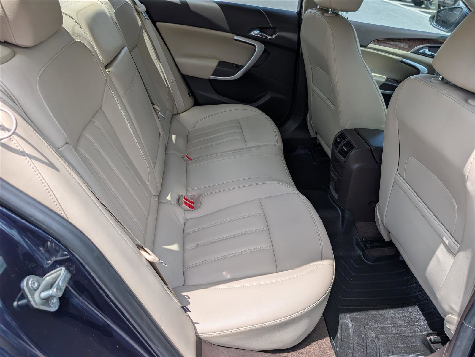2012 Buick Regal Premium 2