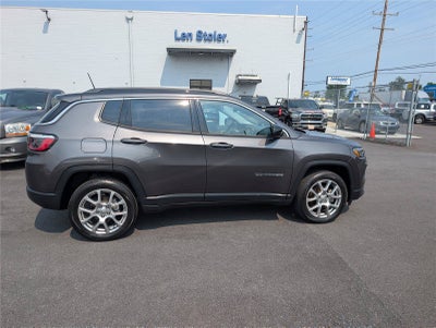 2022 Jeep Compass Latitude Lux