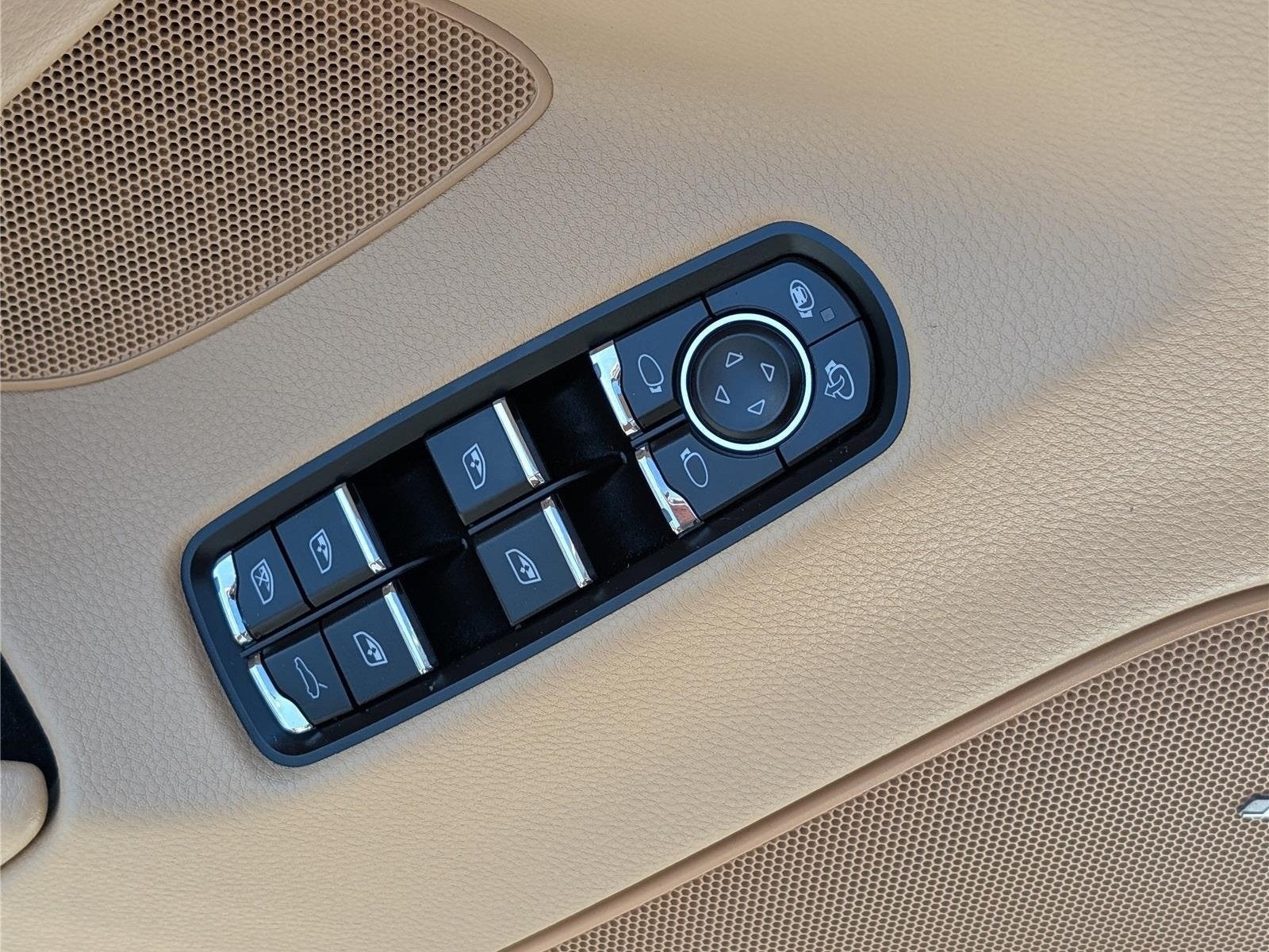 2013 Porsche Panamera 4 Platinum Edition