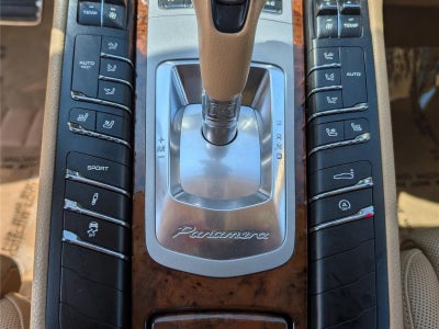 2013 Porsche Panamera 4 Platinum Edition