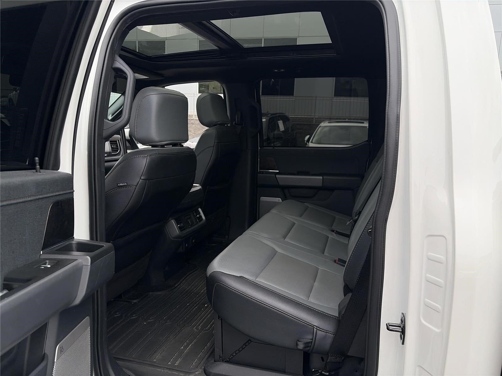 2022 Ford F-150 Lightning LARIAT