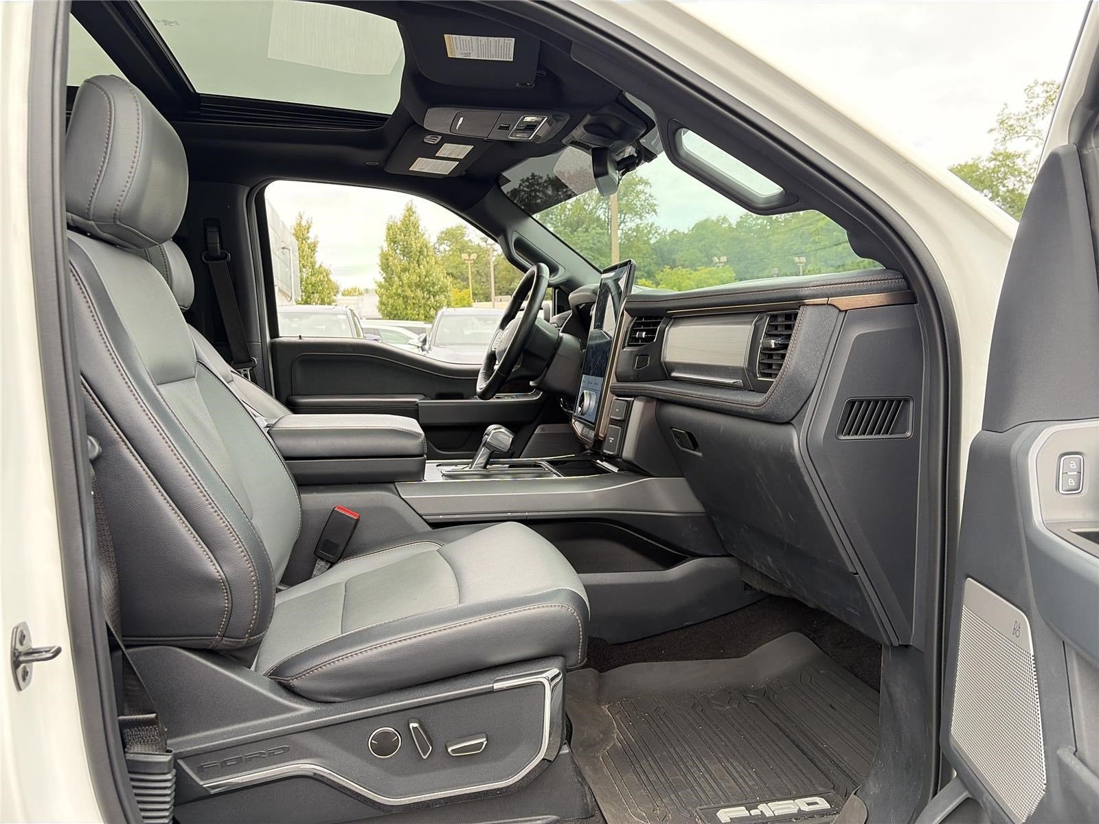 2022 Ford F-150 Lightning LARIAT