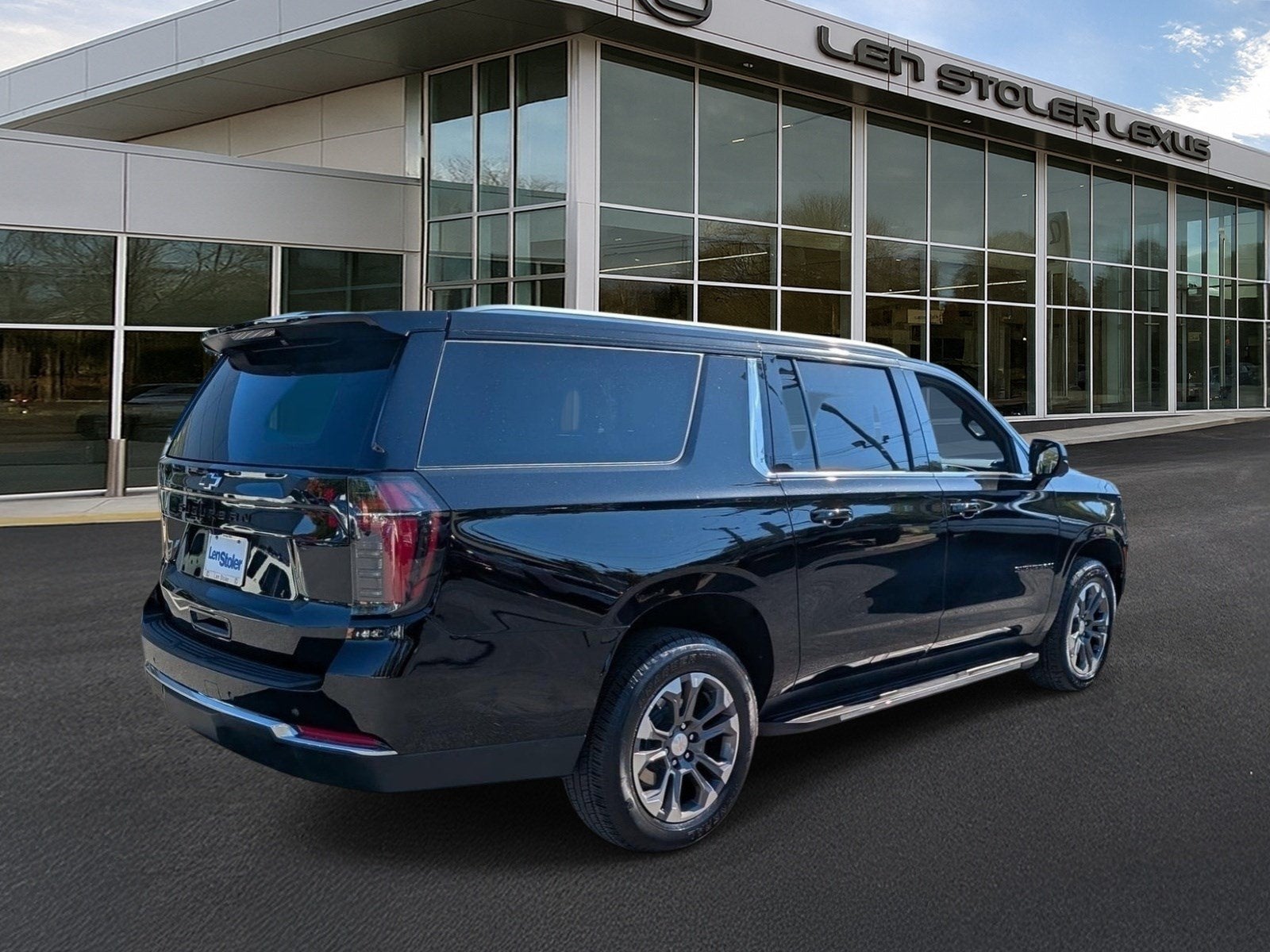 2025 Chevrolet Suburban LS