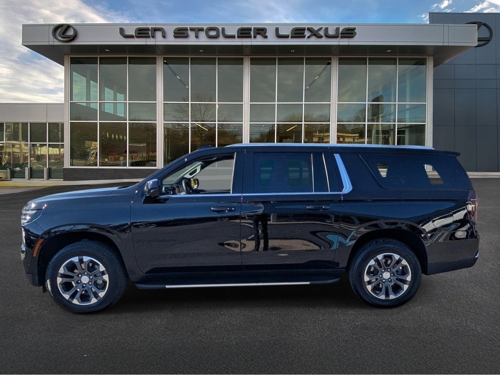 2025 Chevrolet Suburban LS