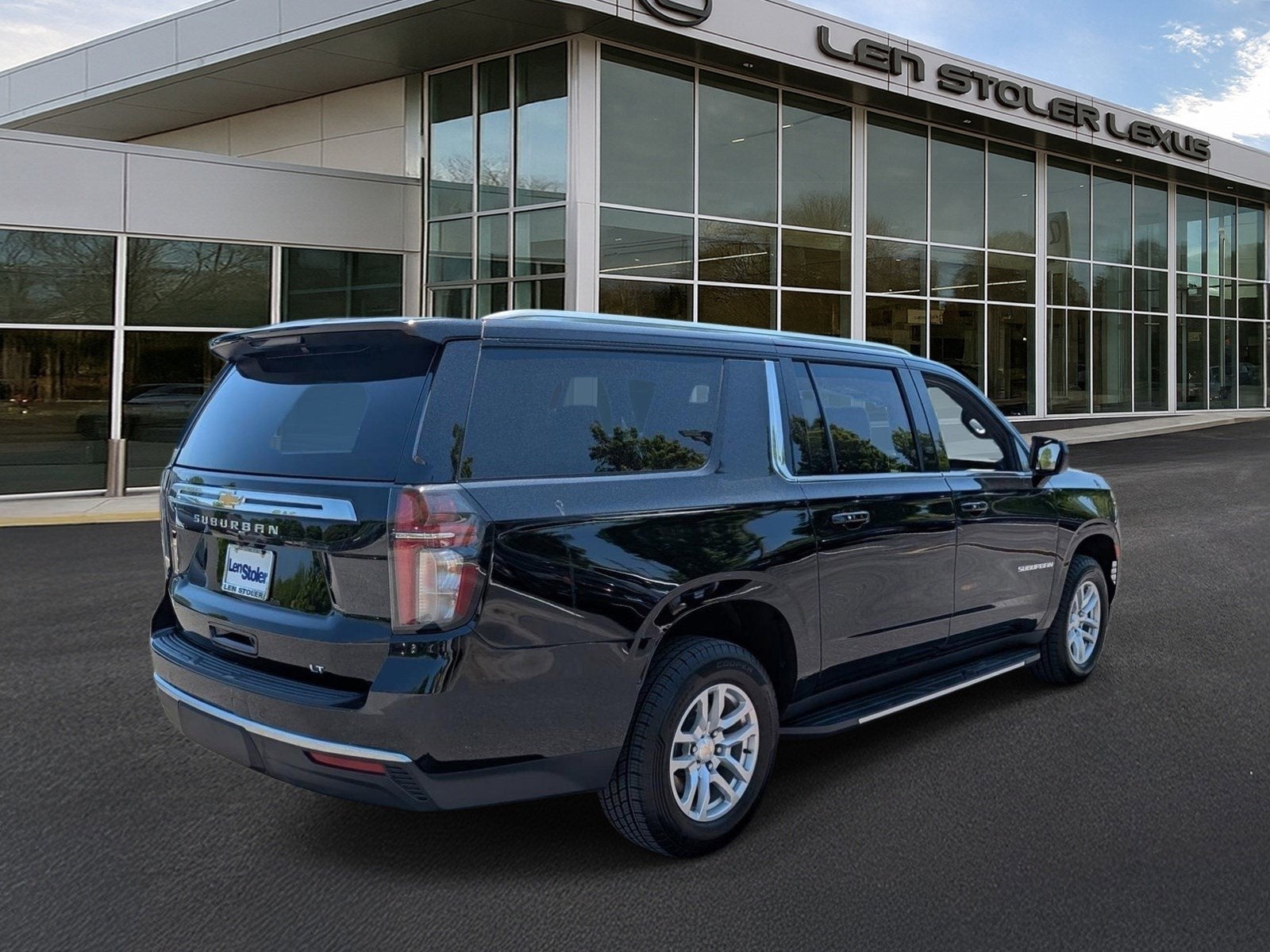 2023 Chevrolet Suburban LT
