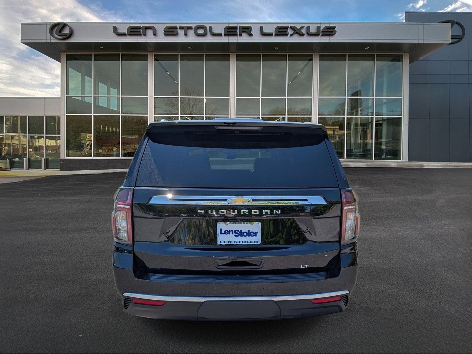 2023 Chevrolet Suburban LT