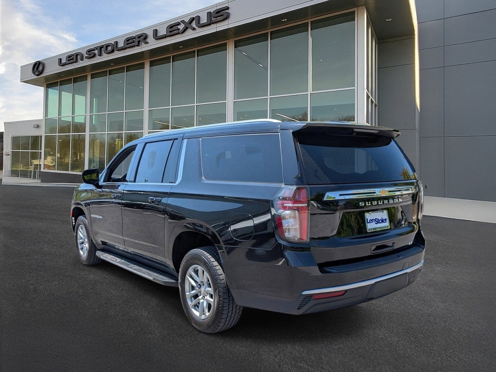 2023 Chevrolet Suburban LT