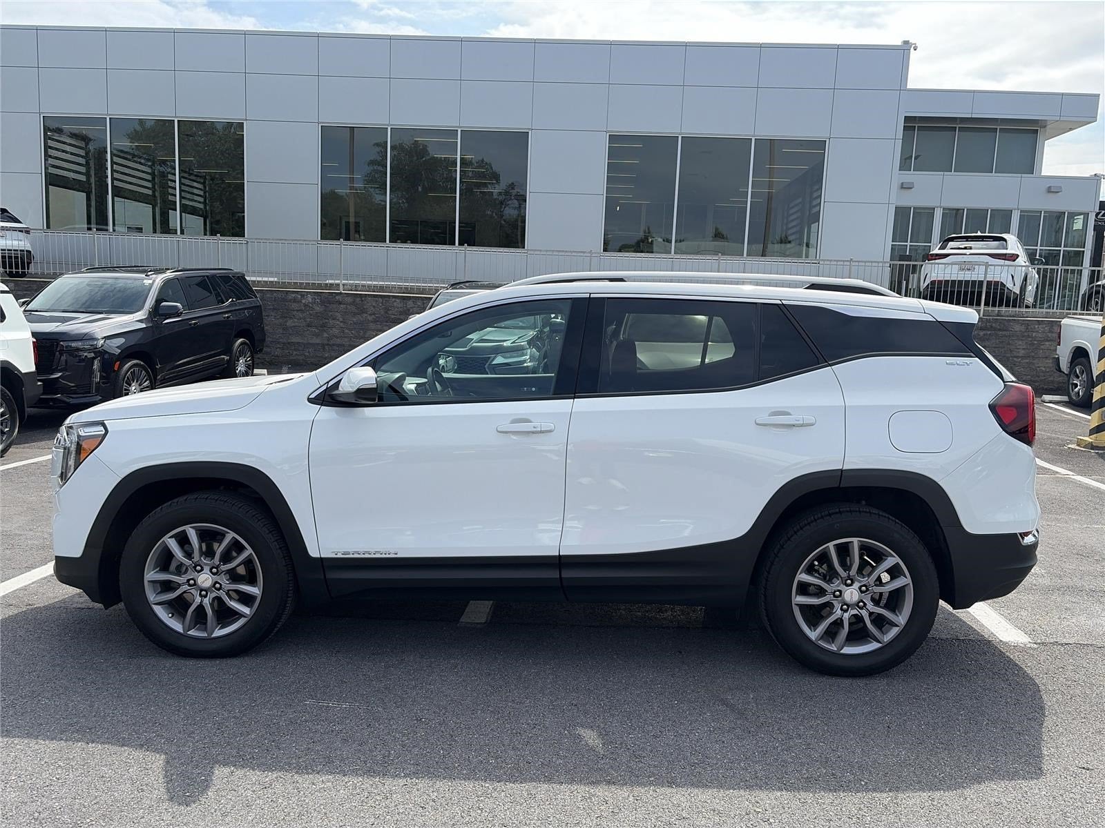 2023 GMC Terrain SLT