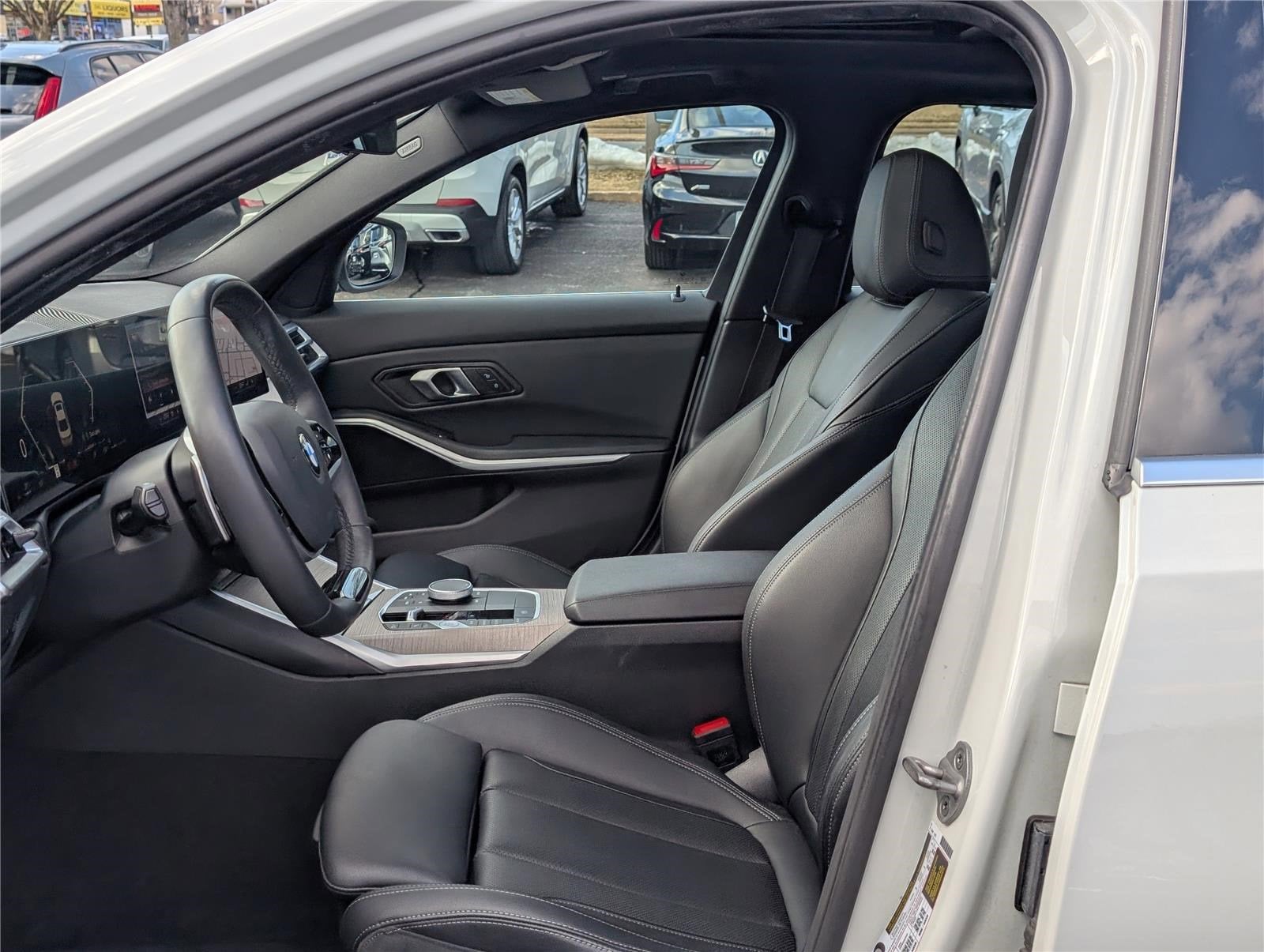 2025 BMW 3 Series 330i