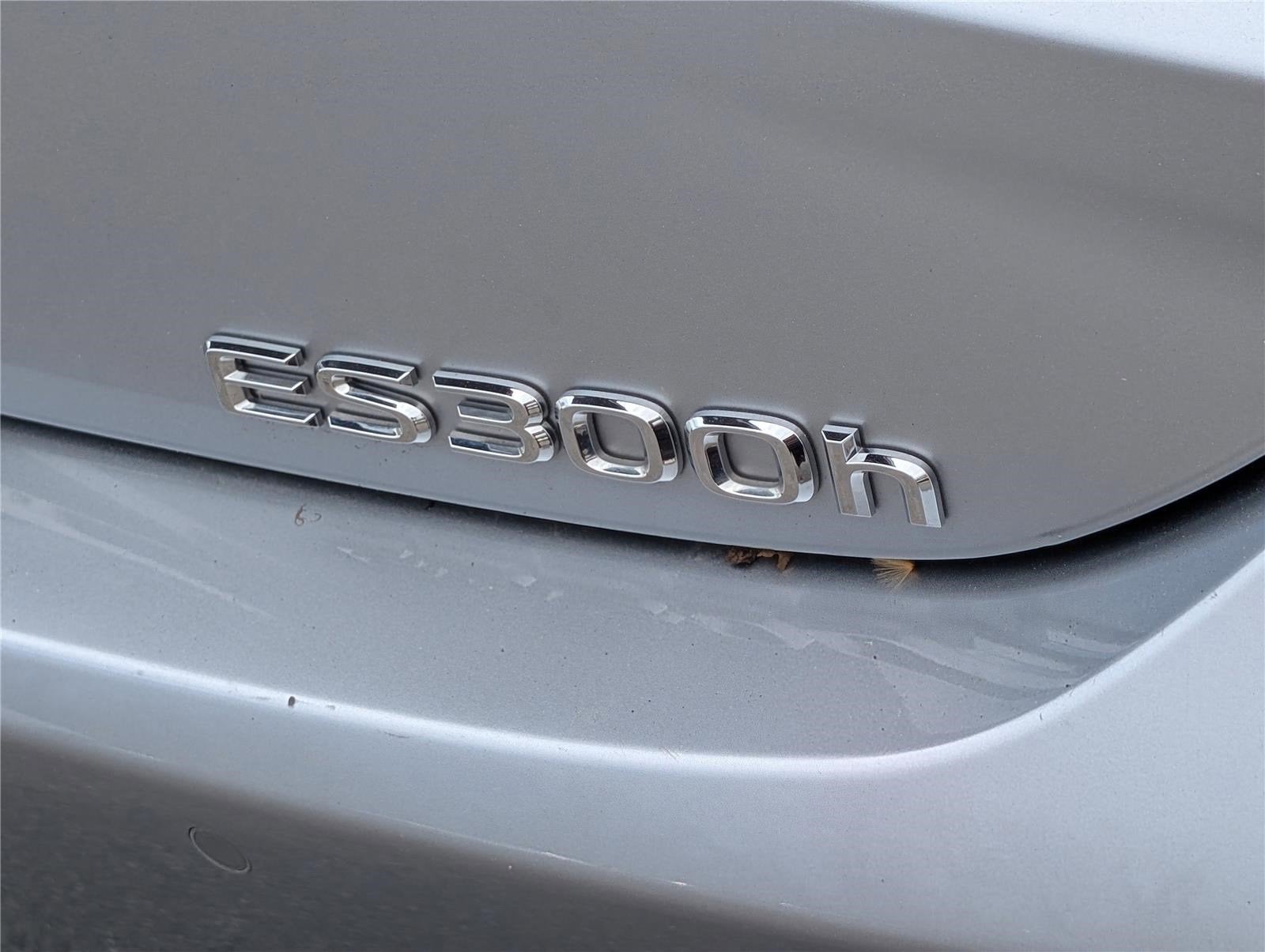 2024 Lexus ES ES 300h F SPORT Handling