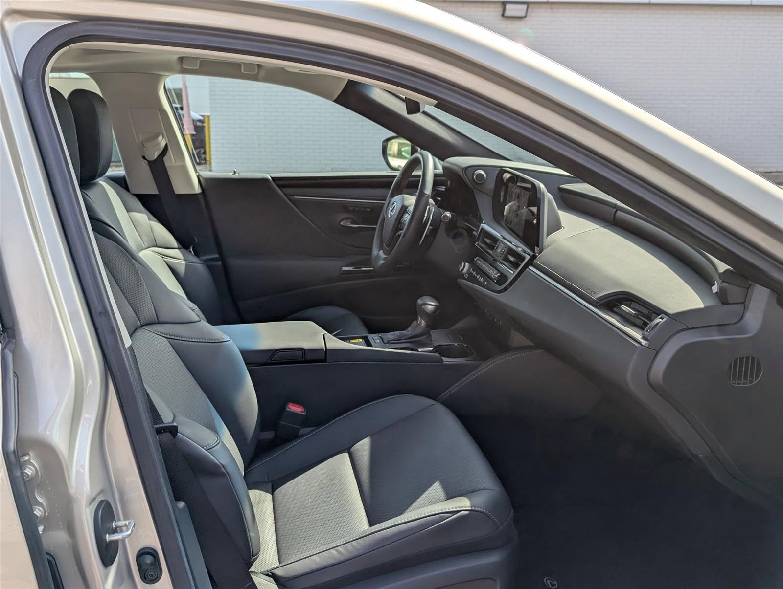 2025 Lexus ES ES 300h