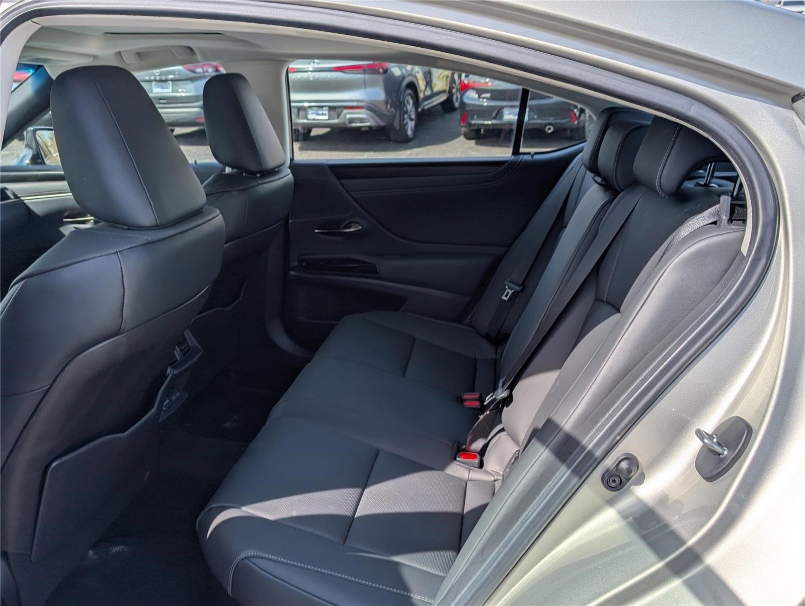 2025 Lexus ES ES 300h