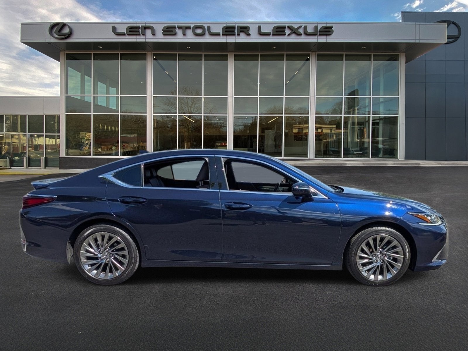 2025 Lexus ES 300h Luxury FWD