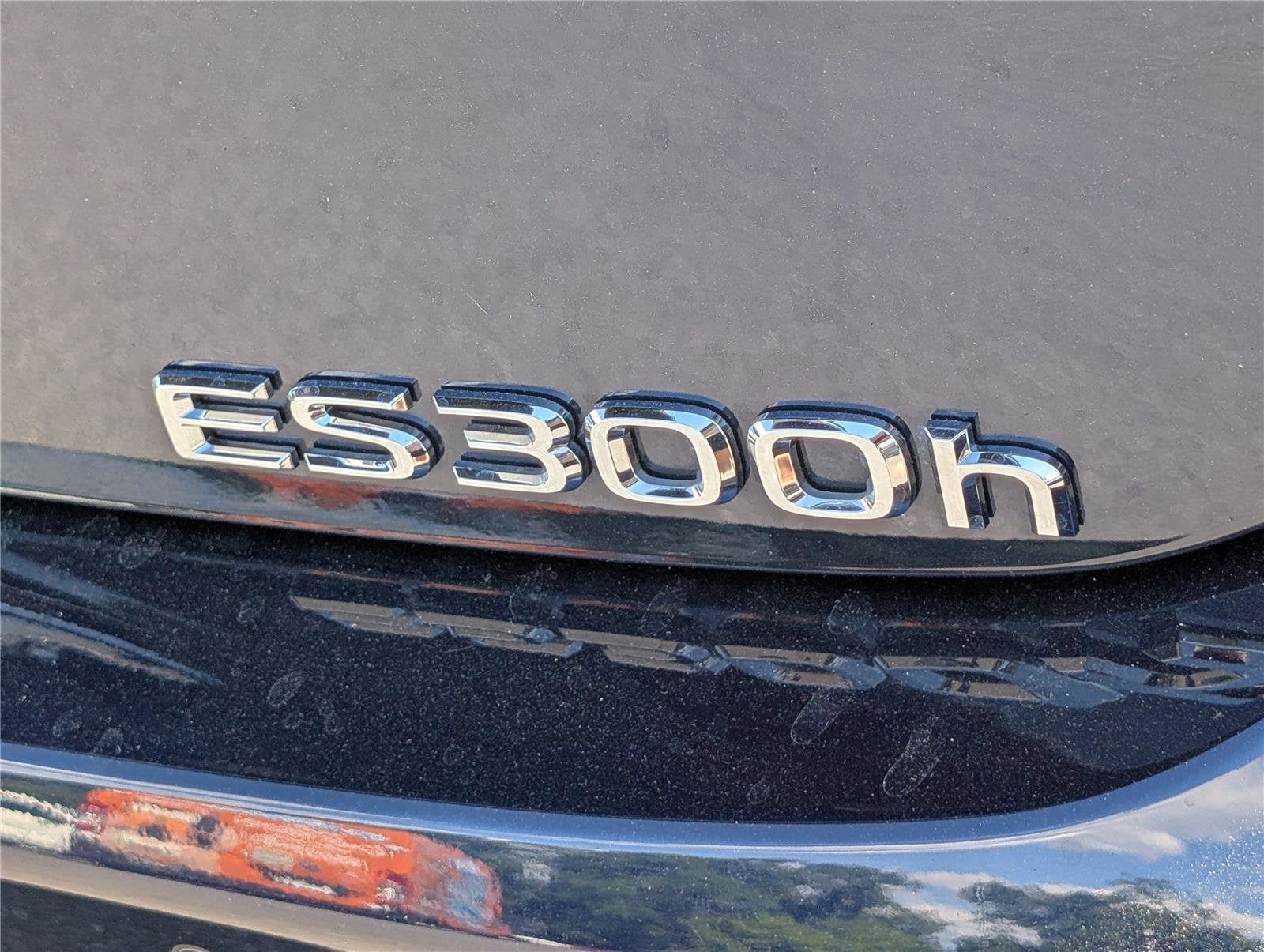 2025 Lexus ES 300h Luxury FWD