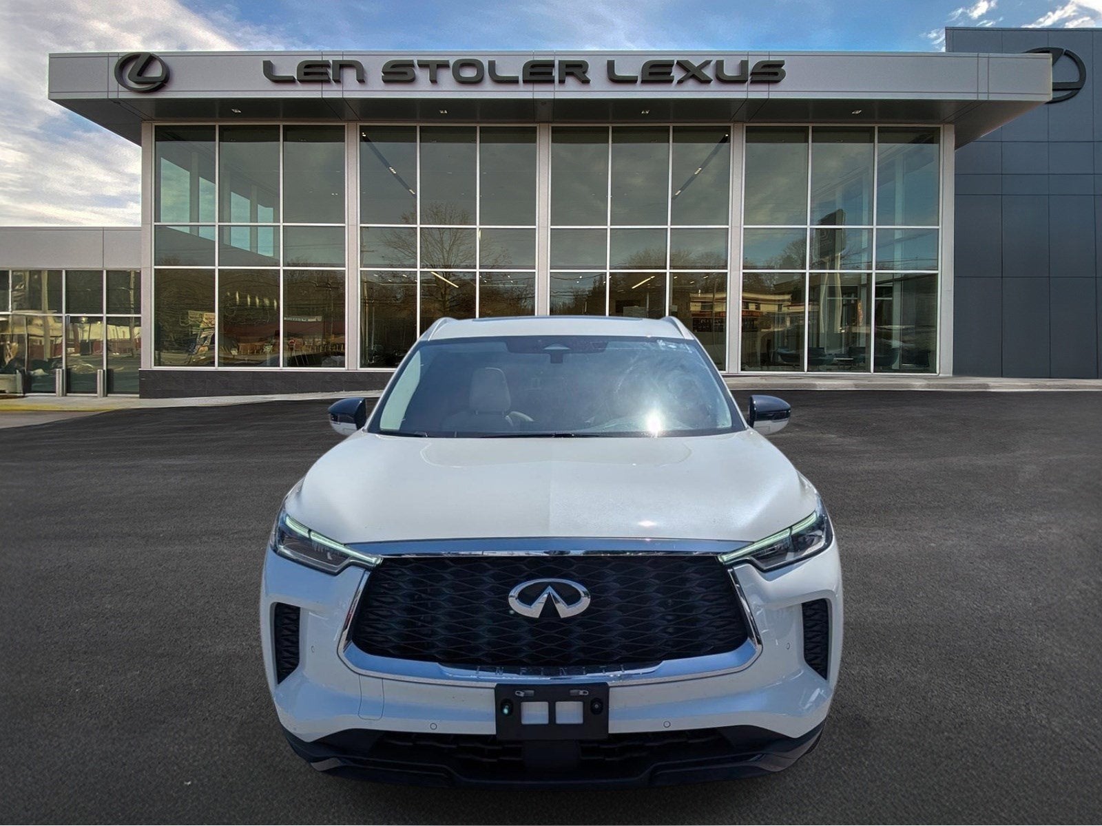2023 INFINITI QX60 LUXE