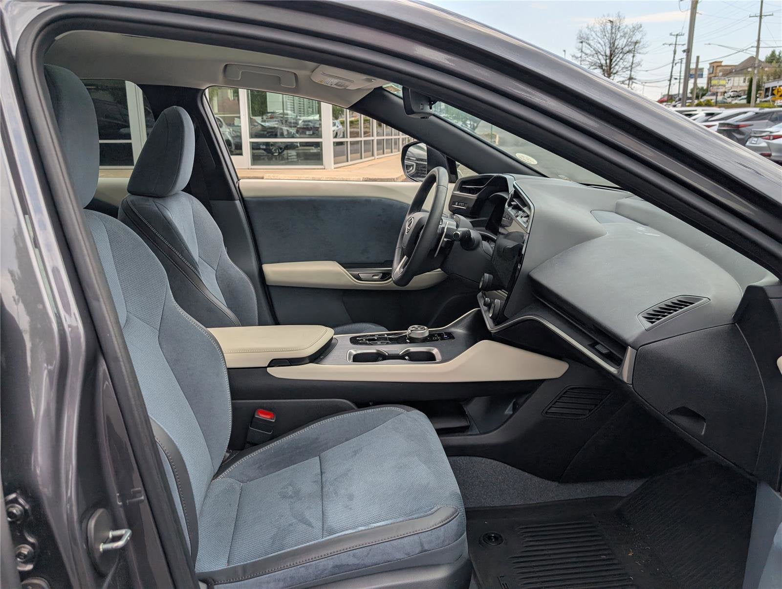 2023 Lexus RZ 450e Luxury AWD