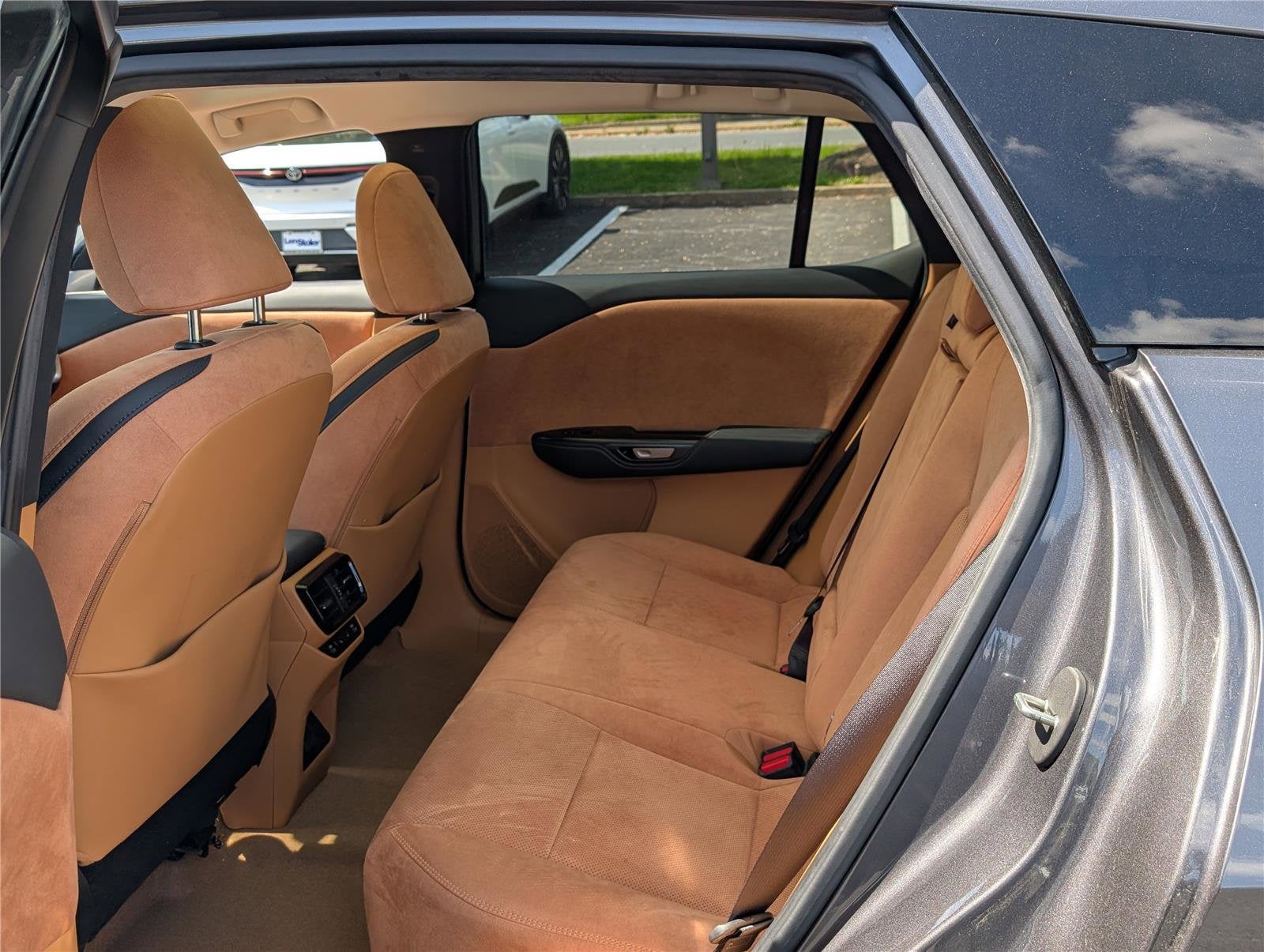 2023 Lexus RZ 450e Luxury AWD