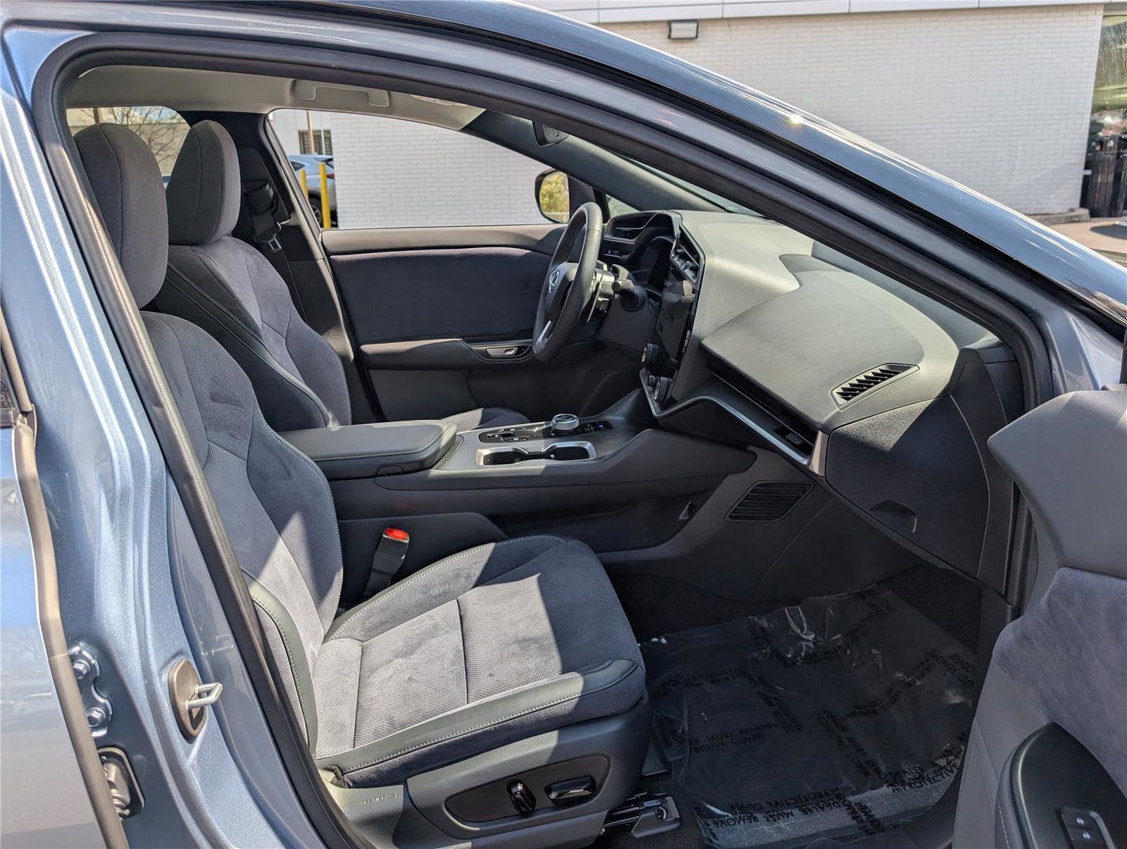 2023 Lexus RZ 450e Luxury AWD