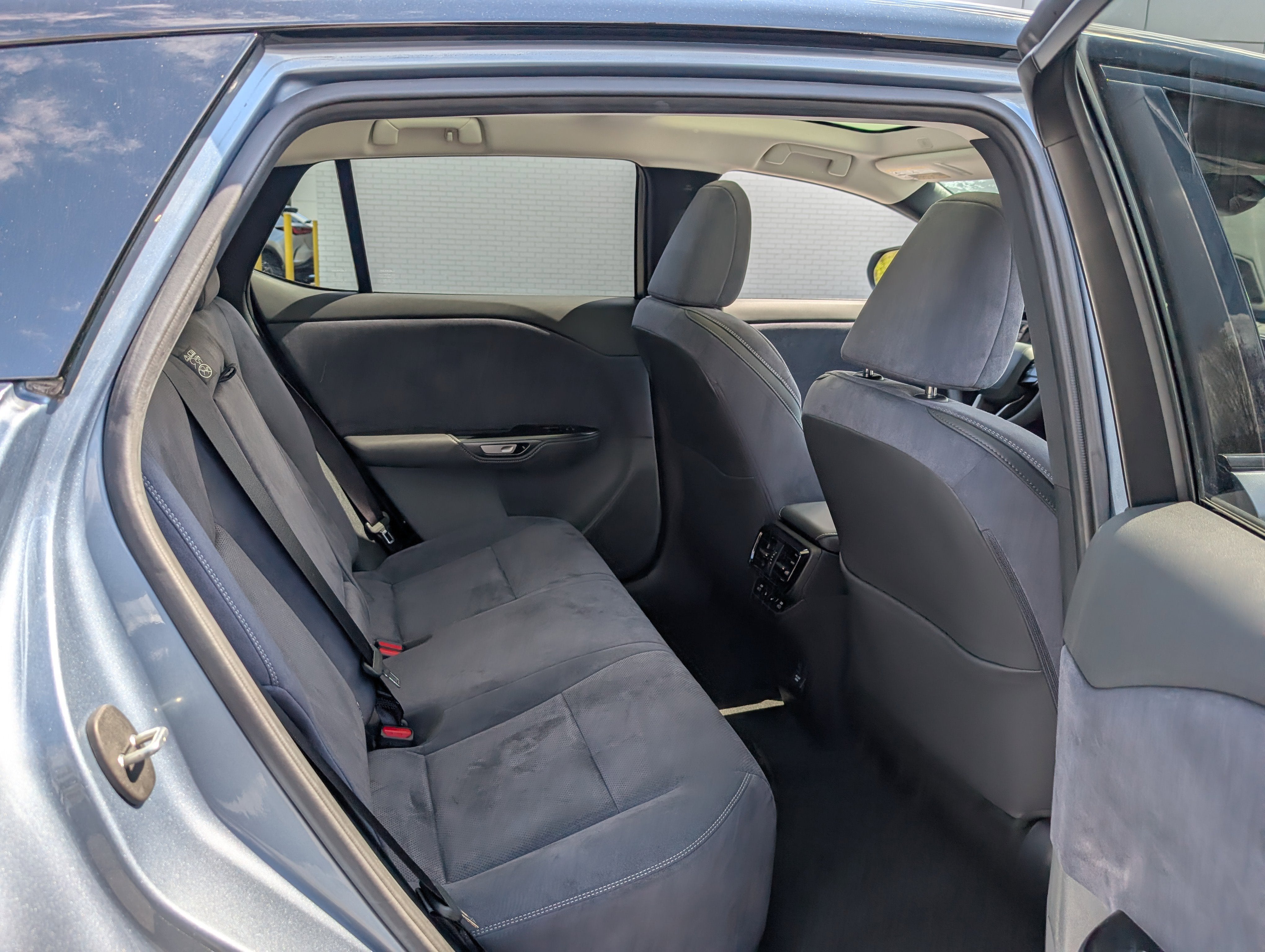 2023 Lexus RZ 450e Luxury AWD