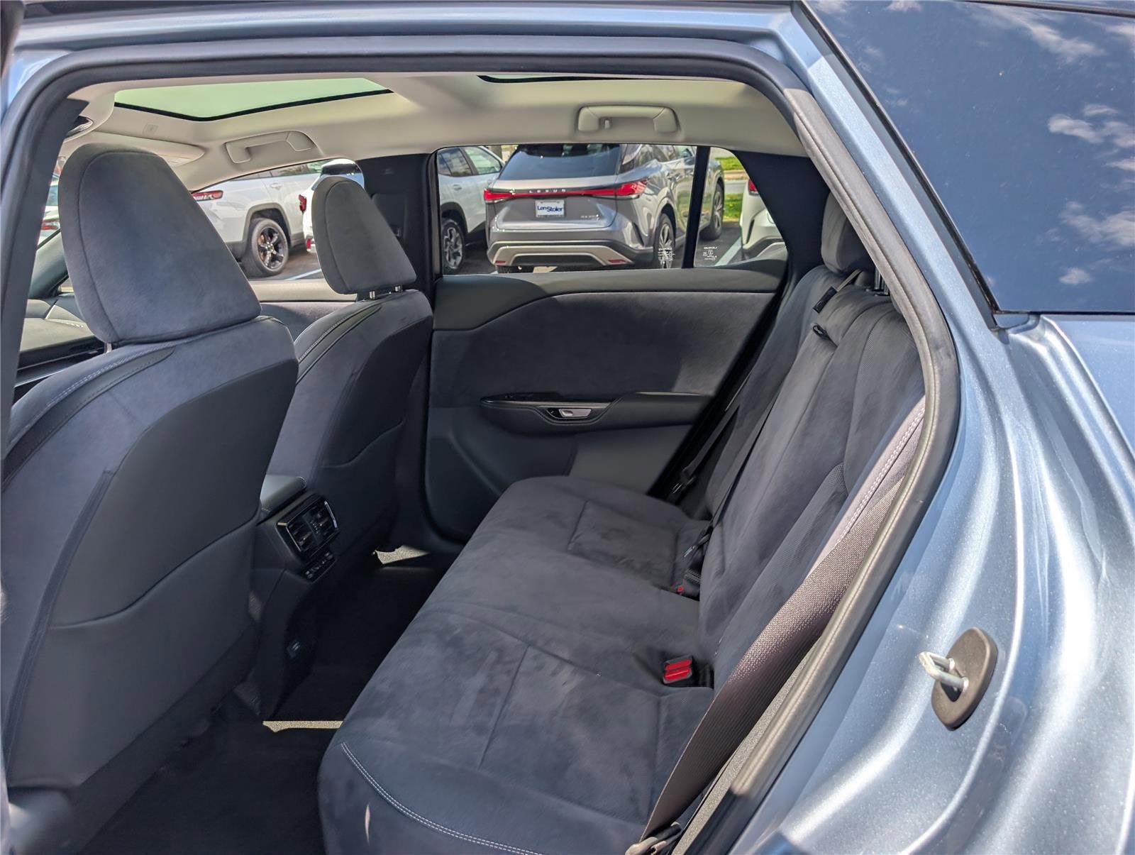 2023 Lexus RZ 450e Luxury AWD