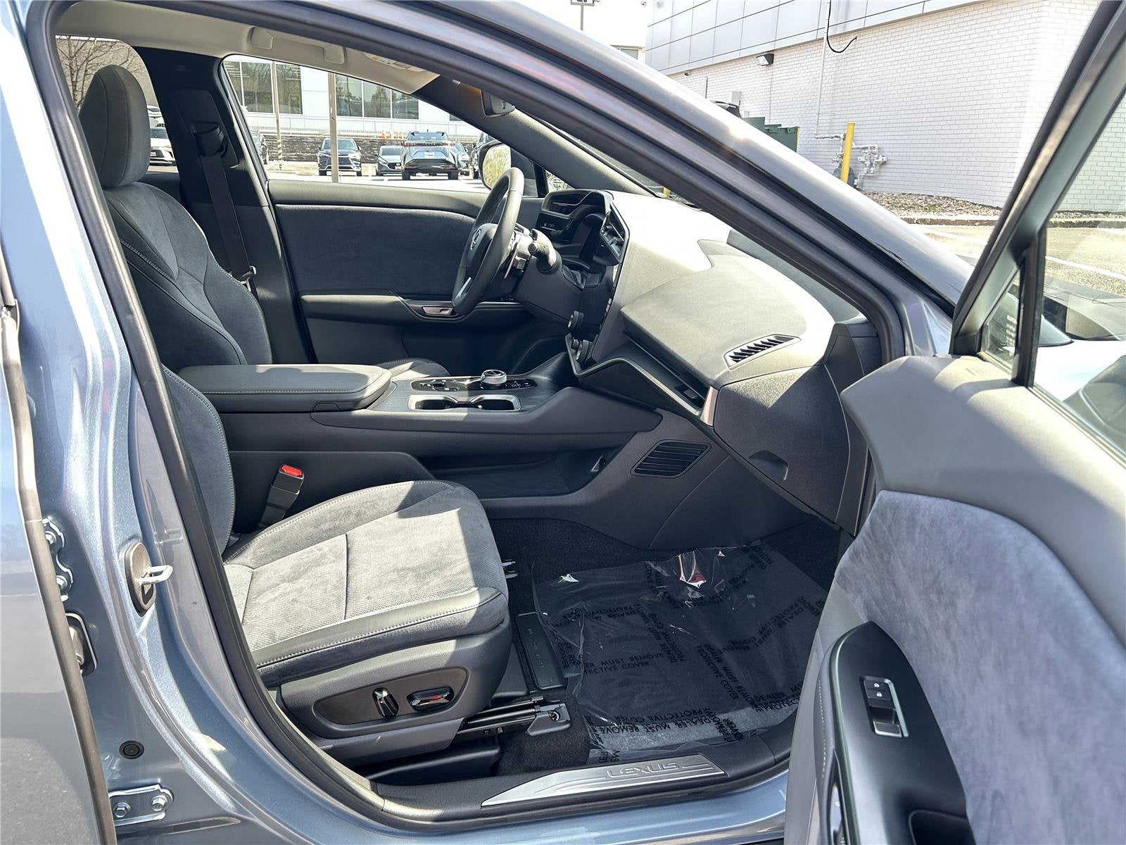 2023 Lexus RZ 450e Luxury AWD