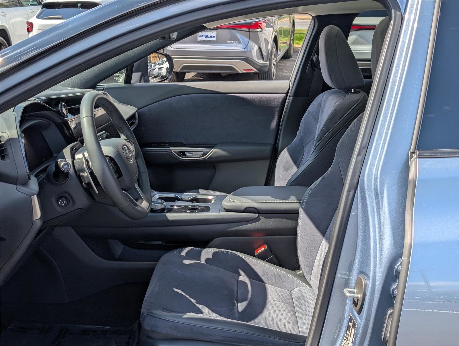 2023 Lexus RZ 450e Luxury AWD