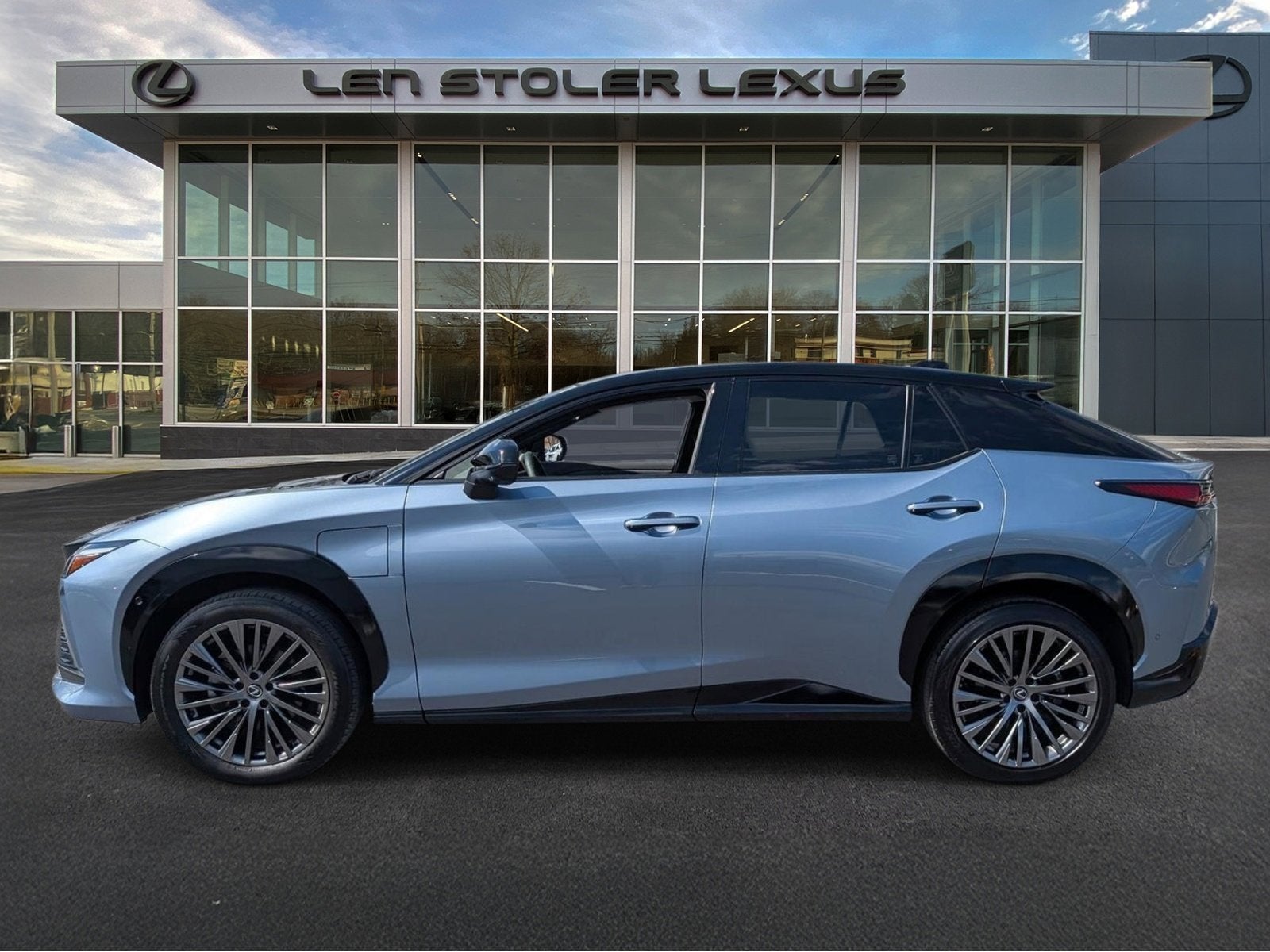2023 Lexus RZ 450e Luxury AWD