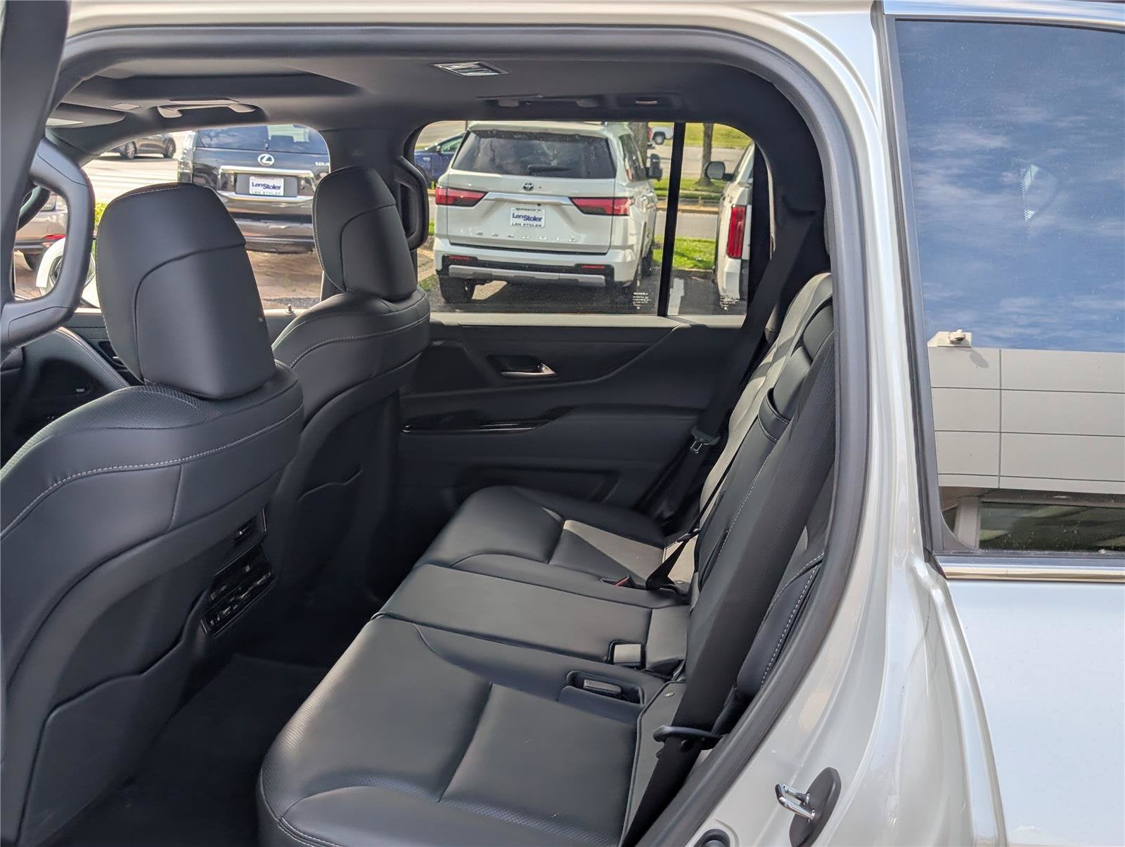 2023 Lexus LX 600 Premium 4WD