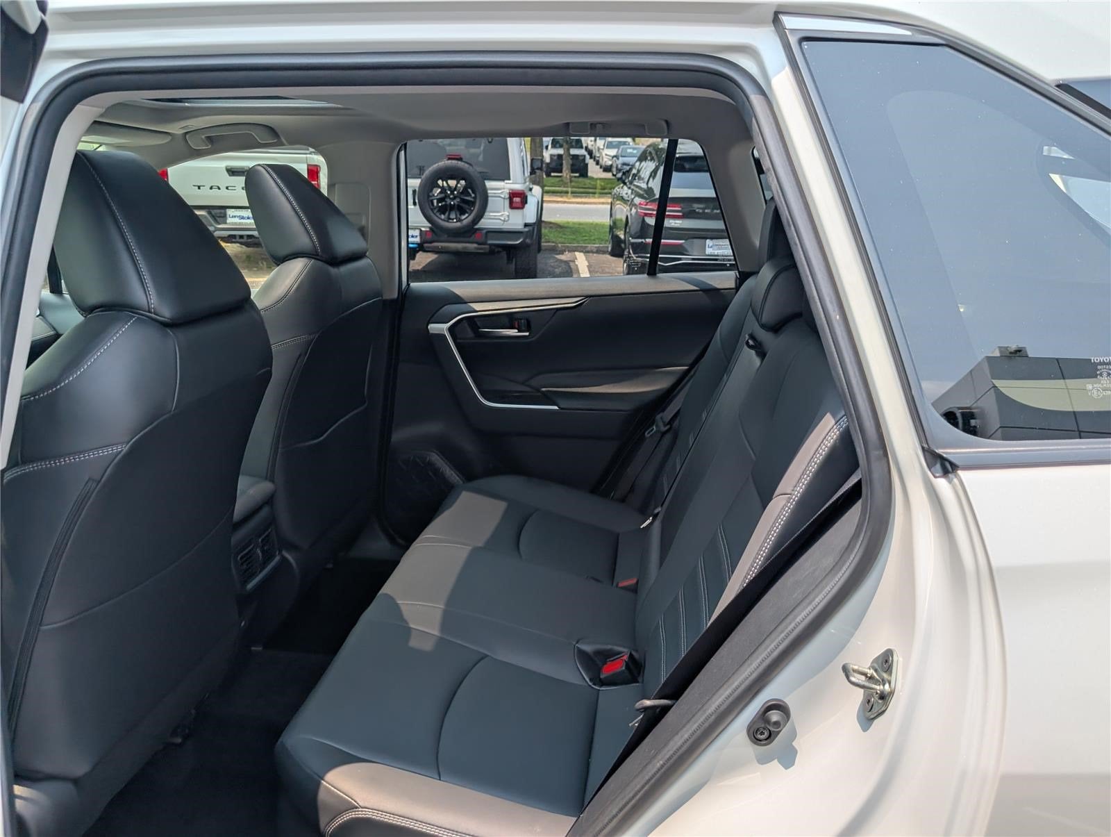 2023 Toyota RAV4 Hybrid XLE Premium