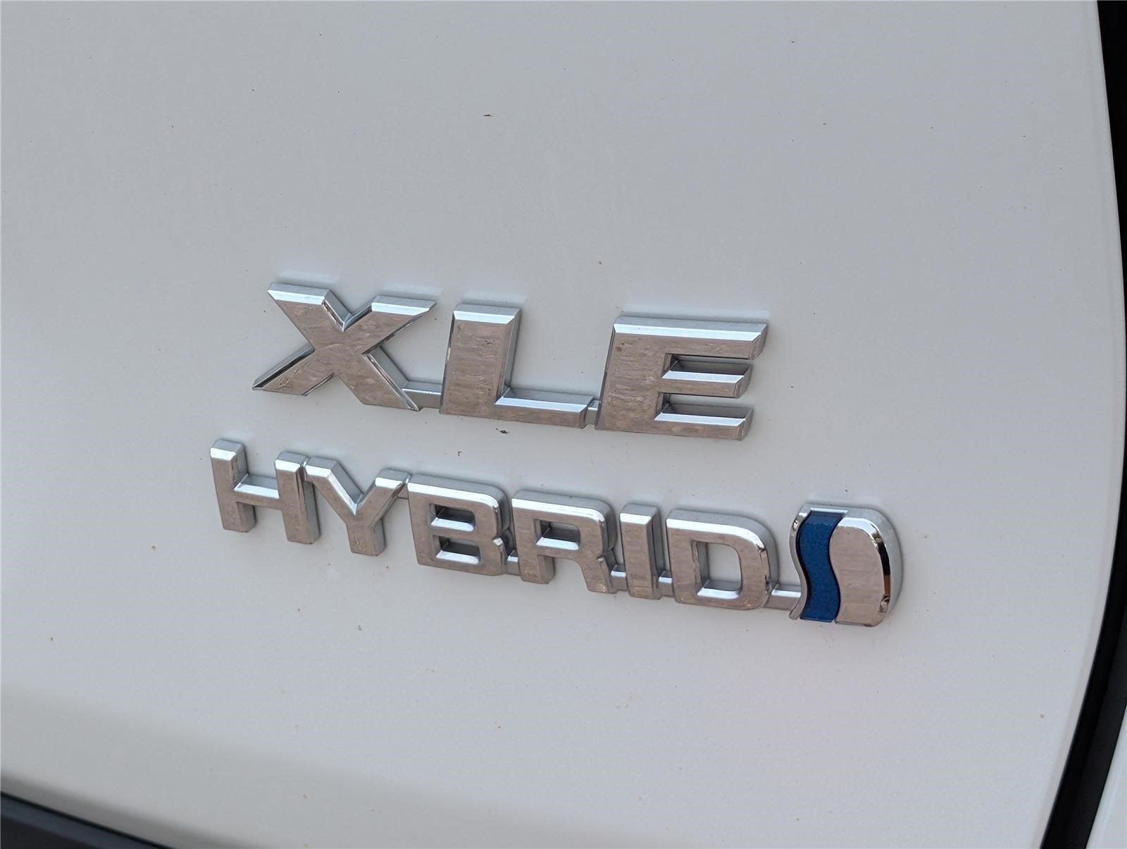 2023 Toyota RAV4 Hybrid XLE Premium