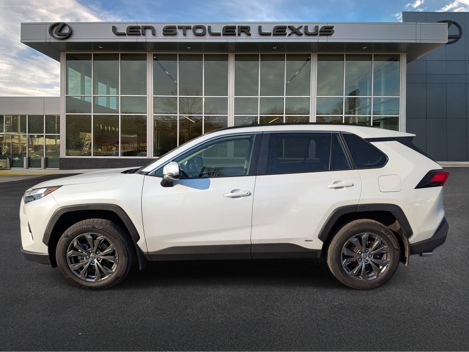 2023 Toyota RAV4 Hybrid XLE Premium