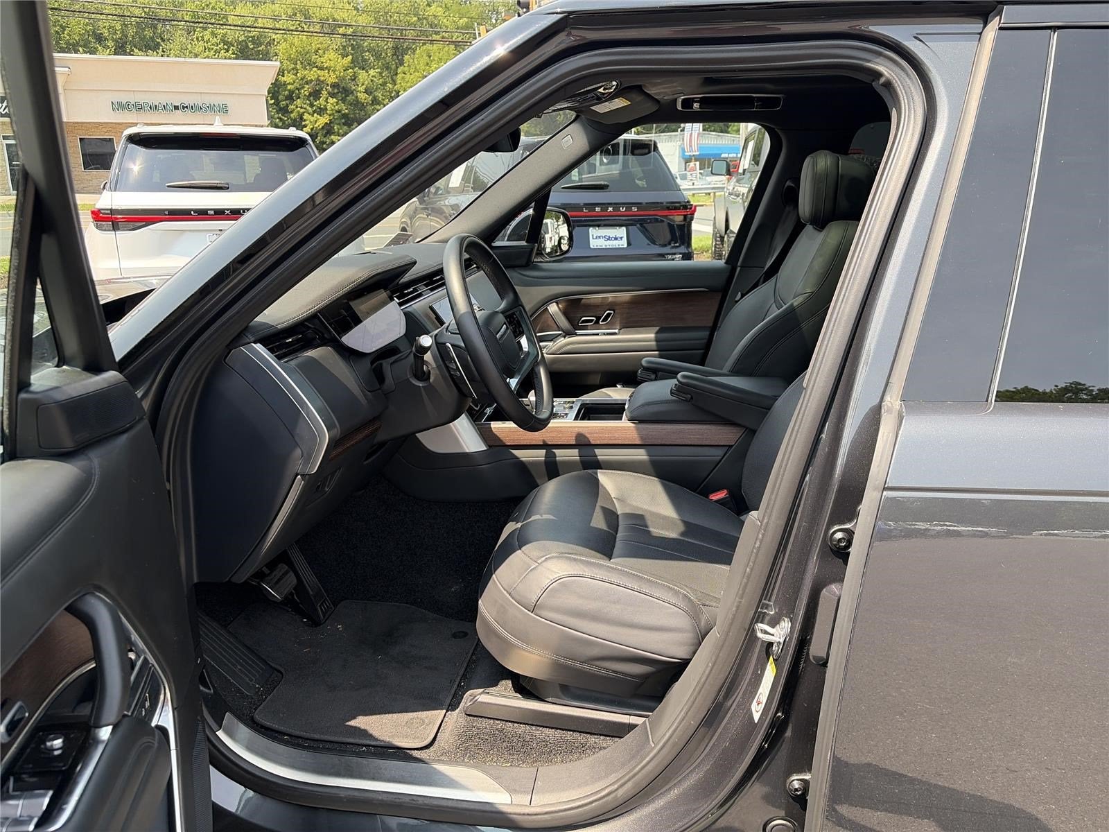 2023 Land Rover Range Rover SE
