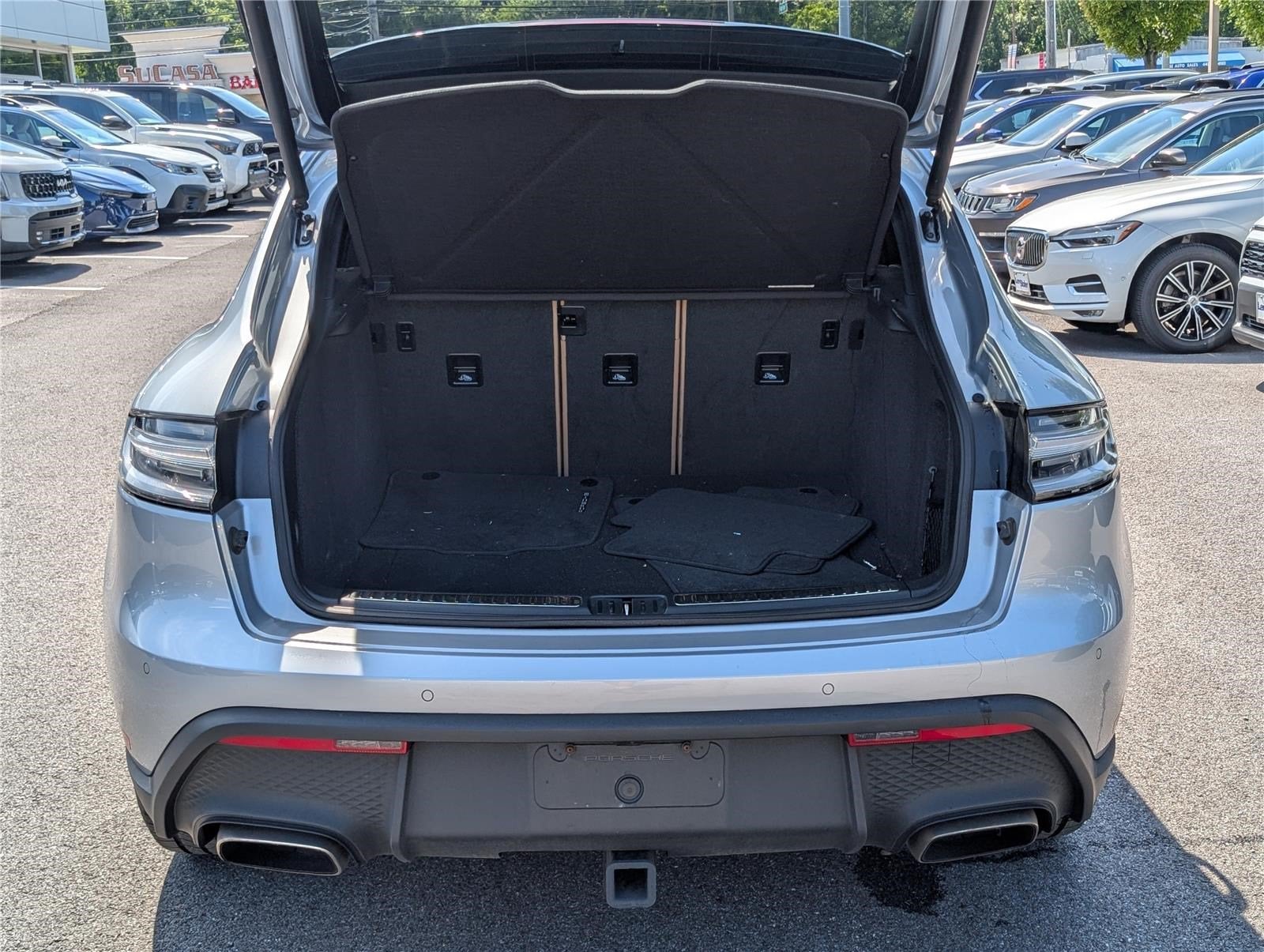 2024 Porsche Macan Base