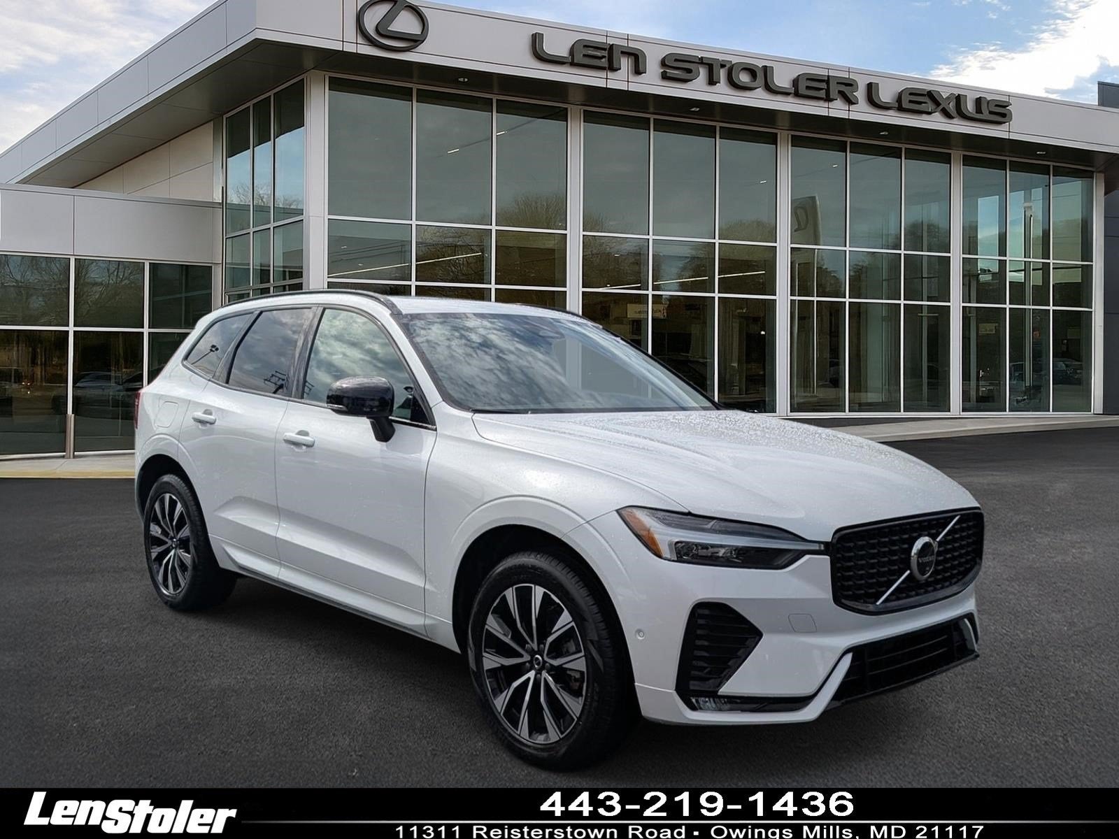 2024 Volvo XC60 Plus Dark Theme