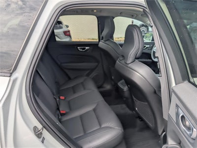 2024 Volvo XC60 Plus Dark Theme