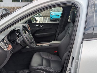 2024 Volvo XC60 Plus Dark Theme