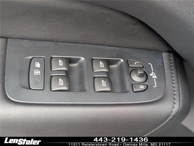 2024 Volvo XC60 Plus Dark Theme
