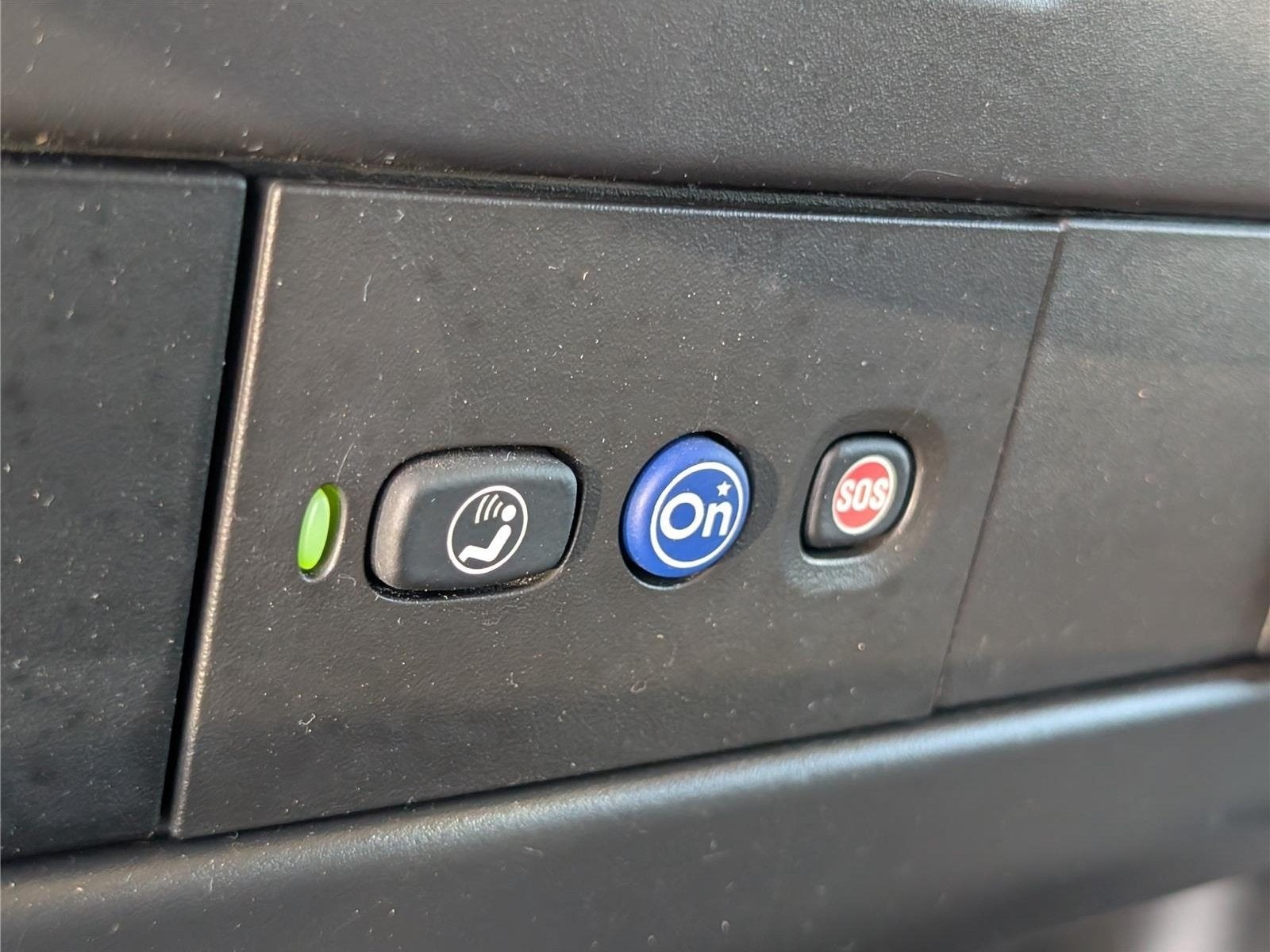 2025 Chevrolet Express Passenger 1LS