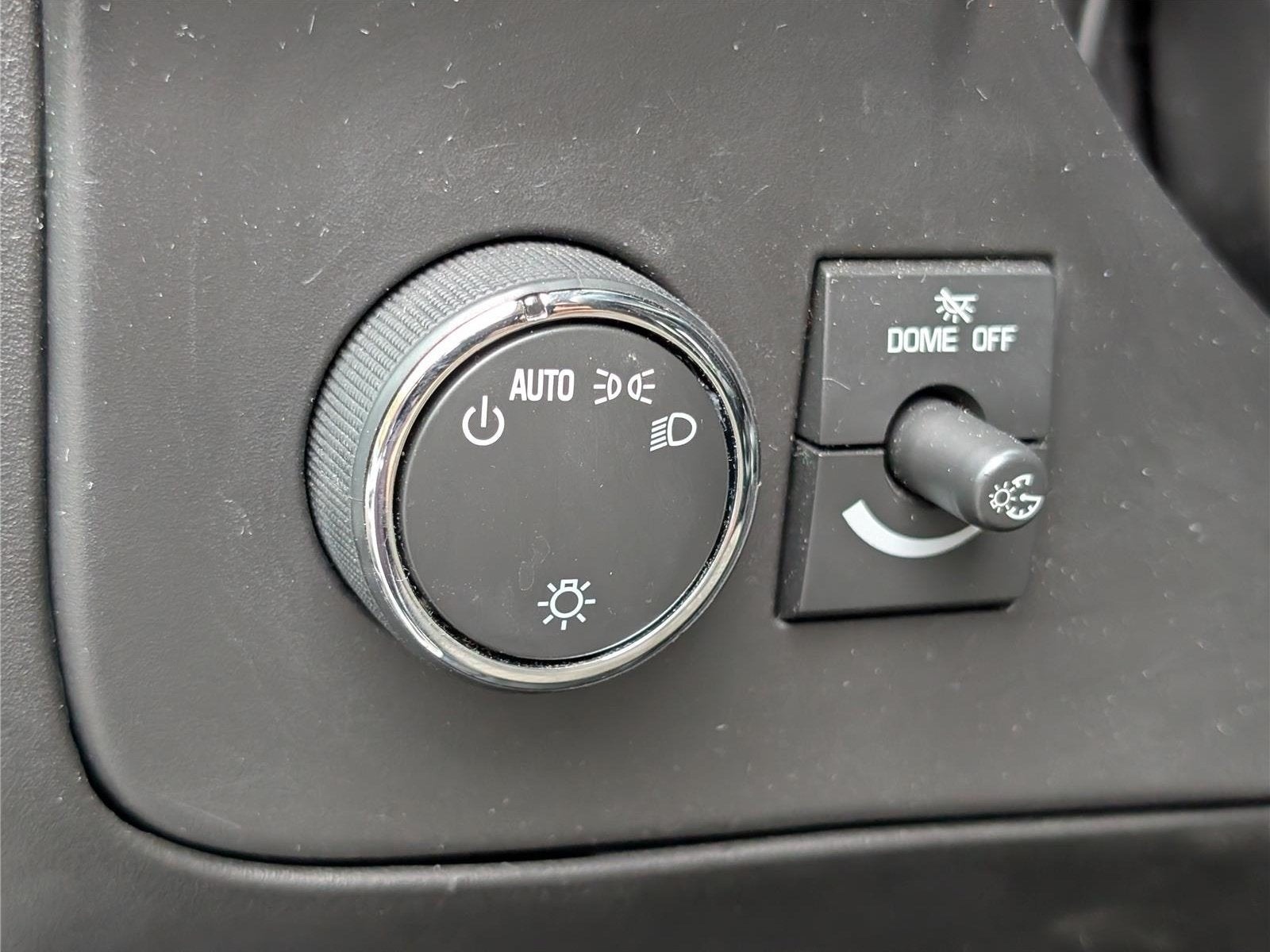 2025 Chevrolet Express Passenger 1LT